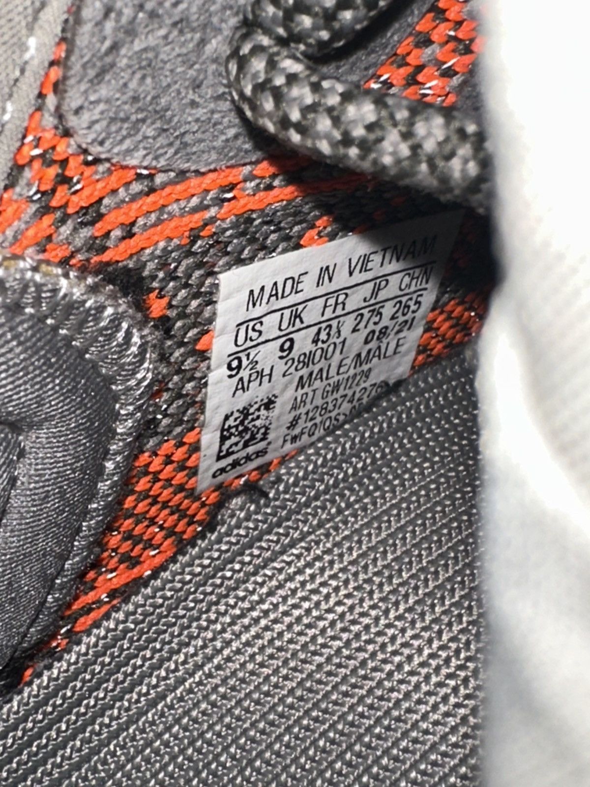 Yeezy Yeezy 350 beluga size 9.5 Size US 9.5 / EU 42-43 - 7 Thumbnail