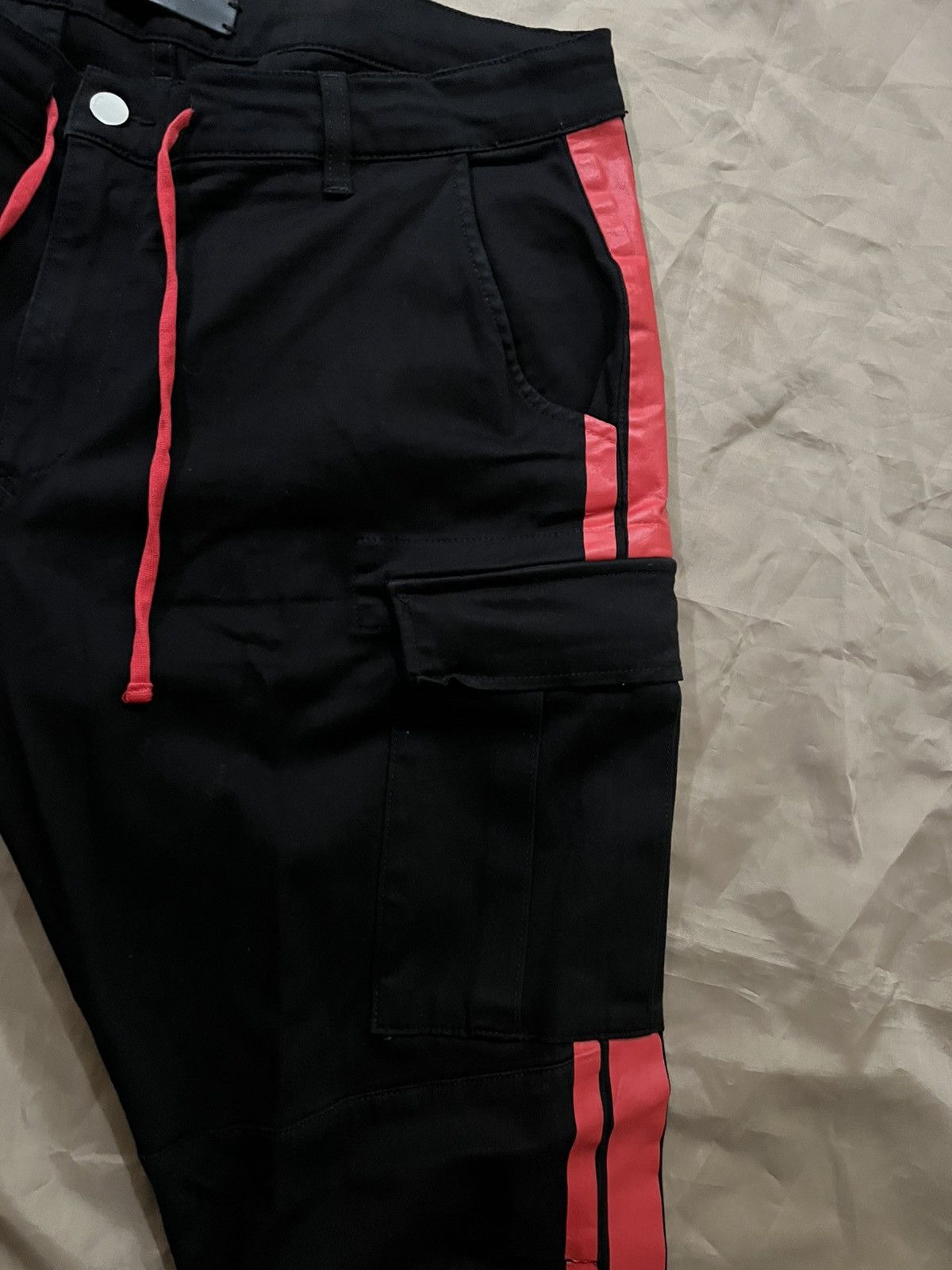 Amiri AMIRI Black & Red-Stripe Cargo Pants size 36 $1500 Size US 36 / EU 52 - 3 Thumbnail