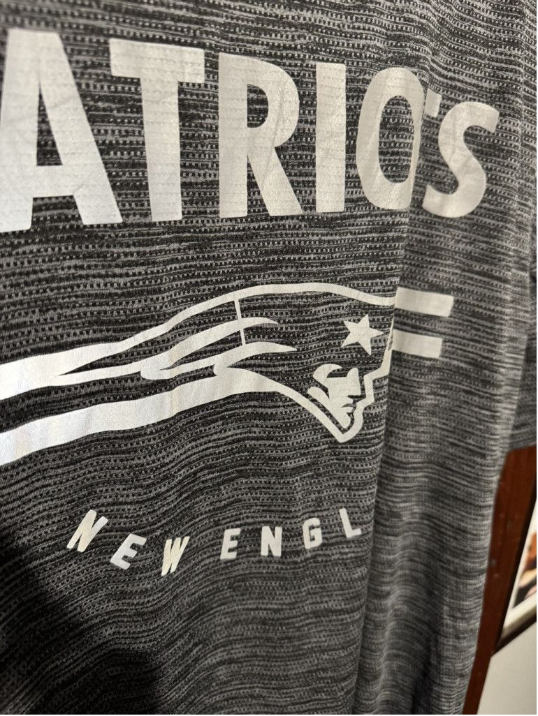 The Unbranded Brand New England Patriots Team Apparel T-Shirt Men's Size L Gray Size US L / EU 52-54 / 3 - 4 Thumbnail