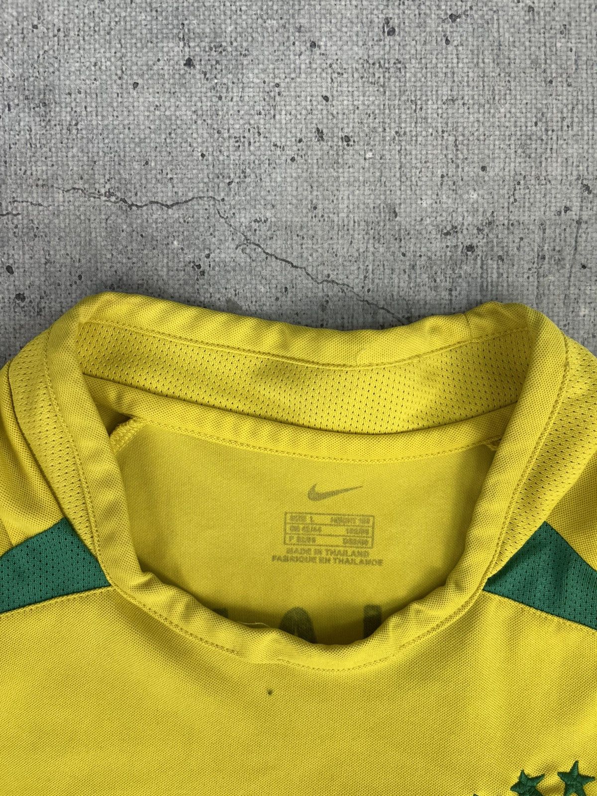 Nike Nike Rare Brazil Ronaldo 9 2002 vintage jersey size L Size US L / EU 52-54 / 3 - 9 Thumbnail