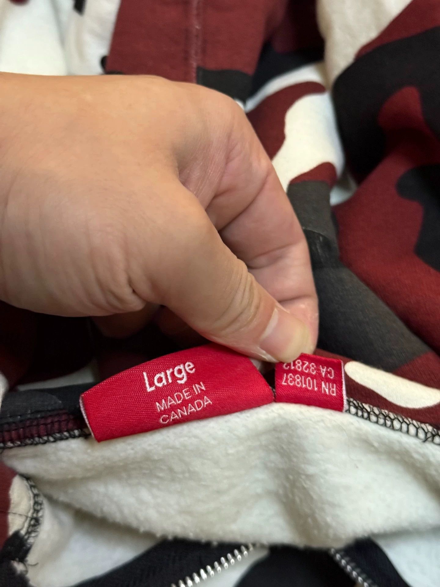 Supreme Supreme Red Camo Small Box Logo Zip Hoodie L Vintage Size US L / EU 52-54 / 3 - 5 Thumbnail