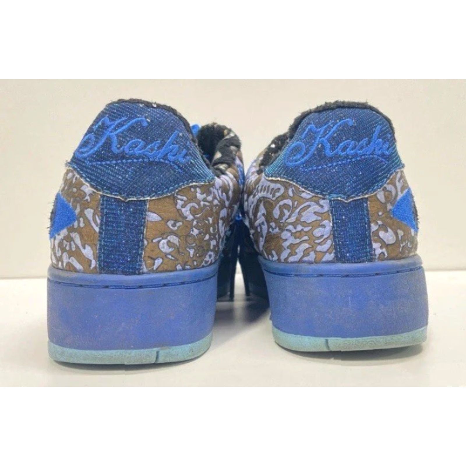 Vintage Women's Kashi Basel Sneakers Size 8 Blue Floral Imprint Designer Casual Everyday Shoes Size US 8 / IT 38 - 5 Thumbnail