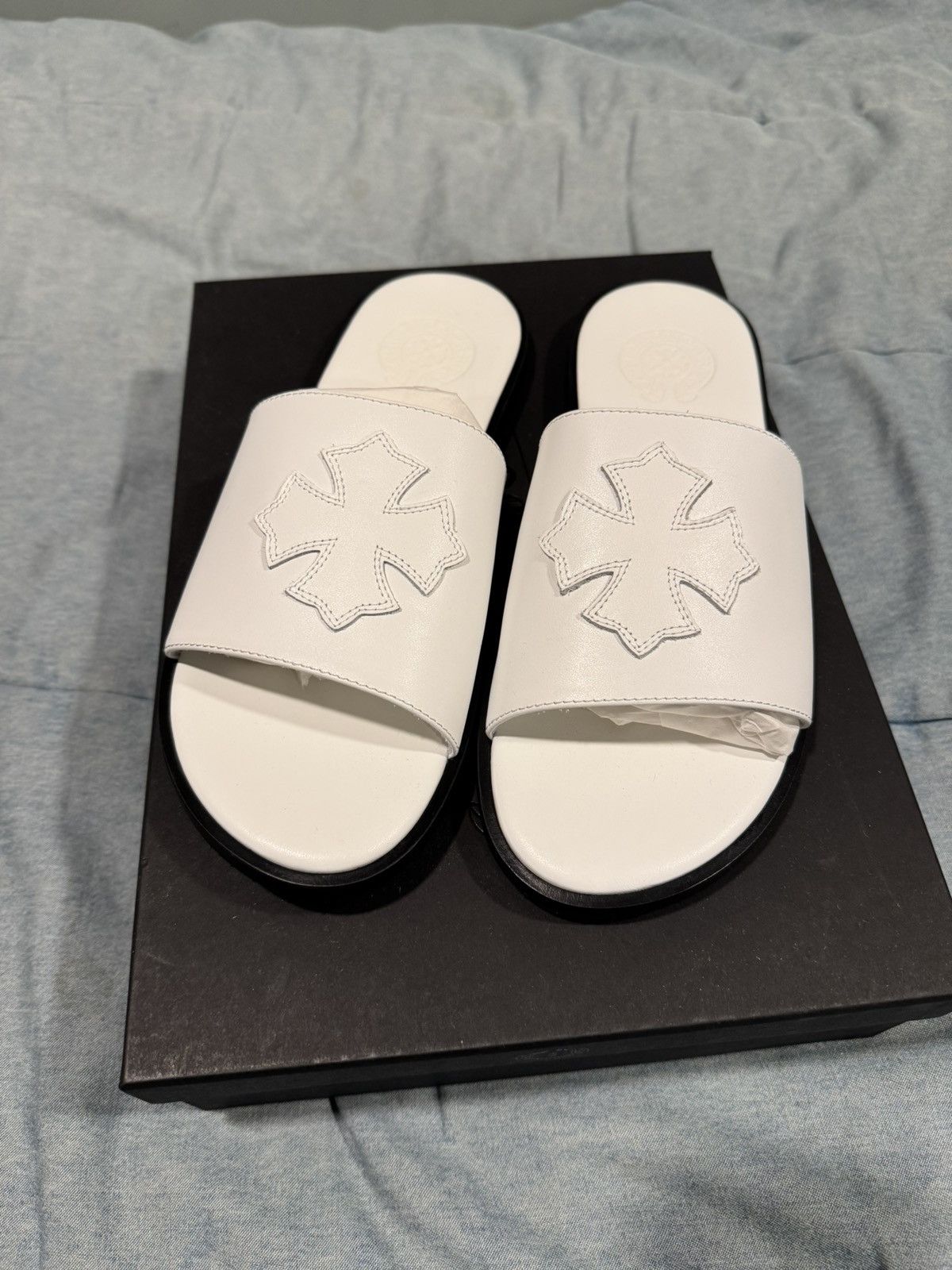Chrome Hearts Chrome Hearts Cross Slides in White Size US 8.5 / EU 41-42 - 2 Thumbnail