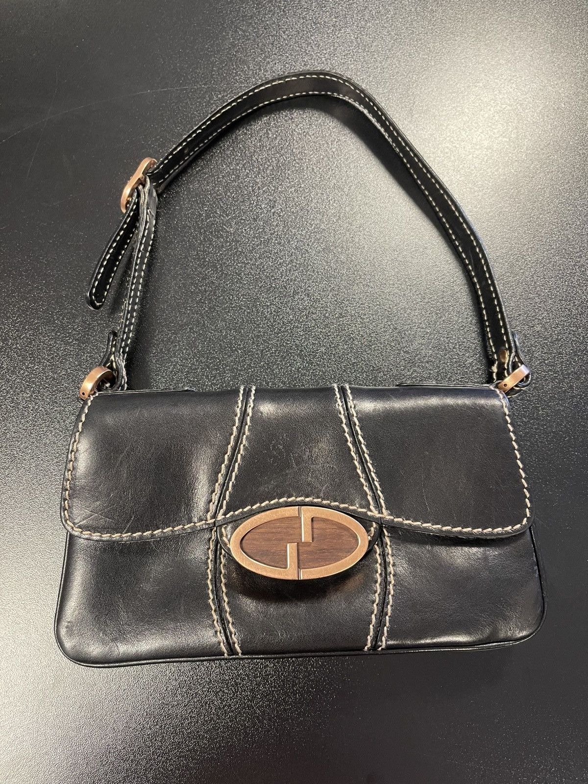 Gucci Vintage Black Leather GG Buckle Detail Shoulder Bag