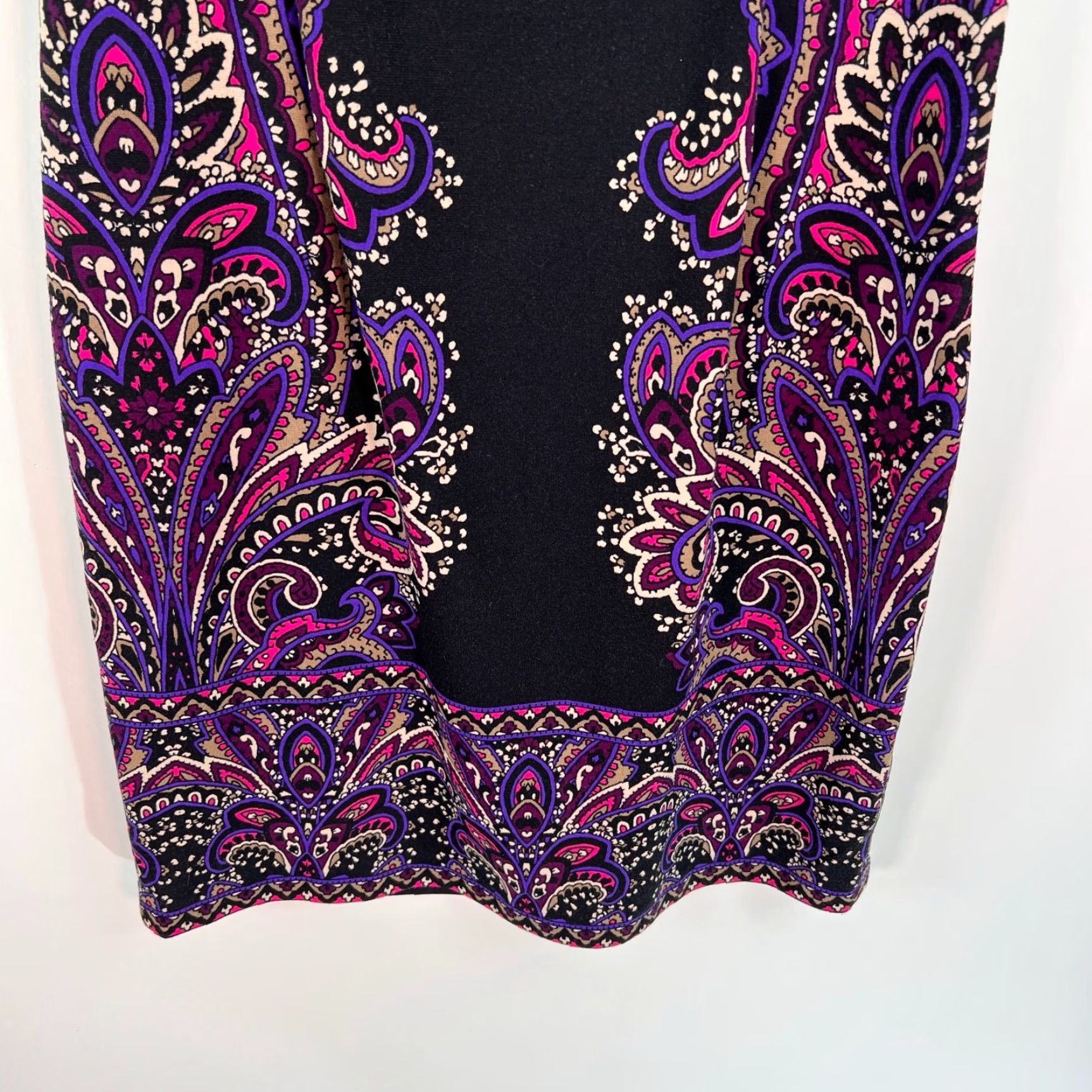 Vintage VINTAGE New York & Company Sheath Dress Womens Size 8 Purple Black Paisley Poly Spandex Size M / US 6-8 / IT 42-44 - 4 Thumbnail