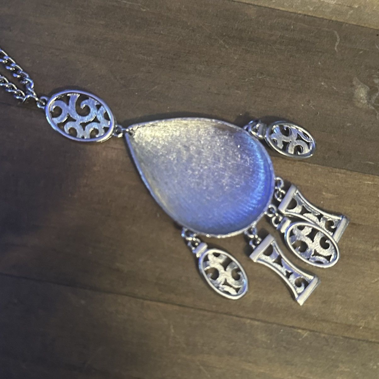 Vintage Vintage silver tone drop pendant with dangles necklace Size ONE SIZE - 4 Thumbnail