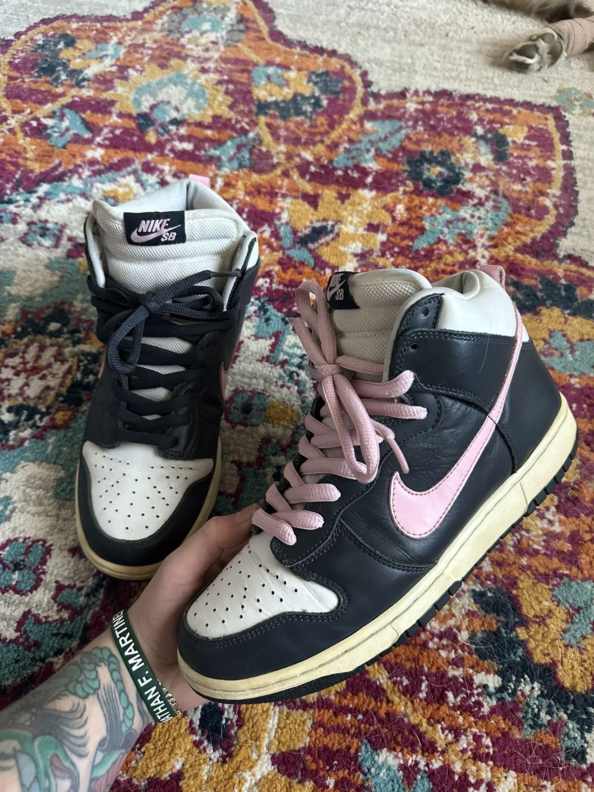 Nike sb shy pink sales