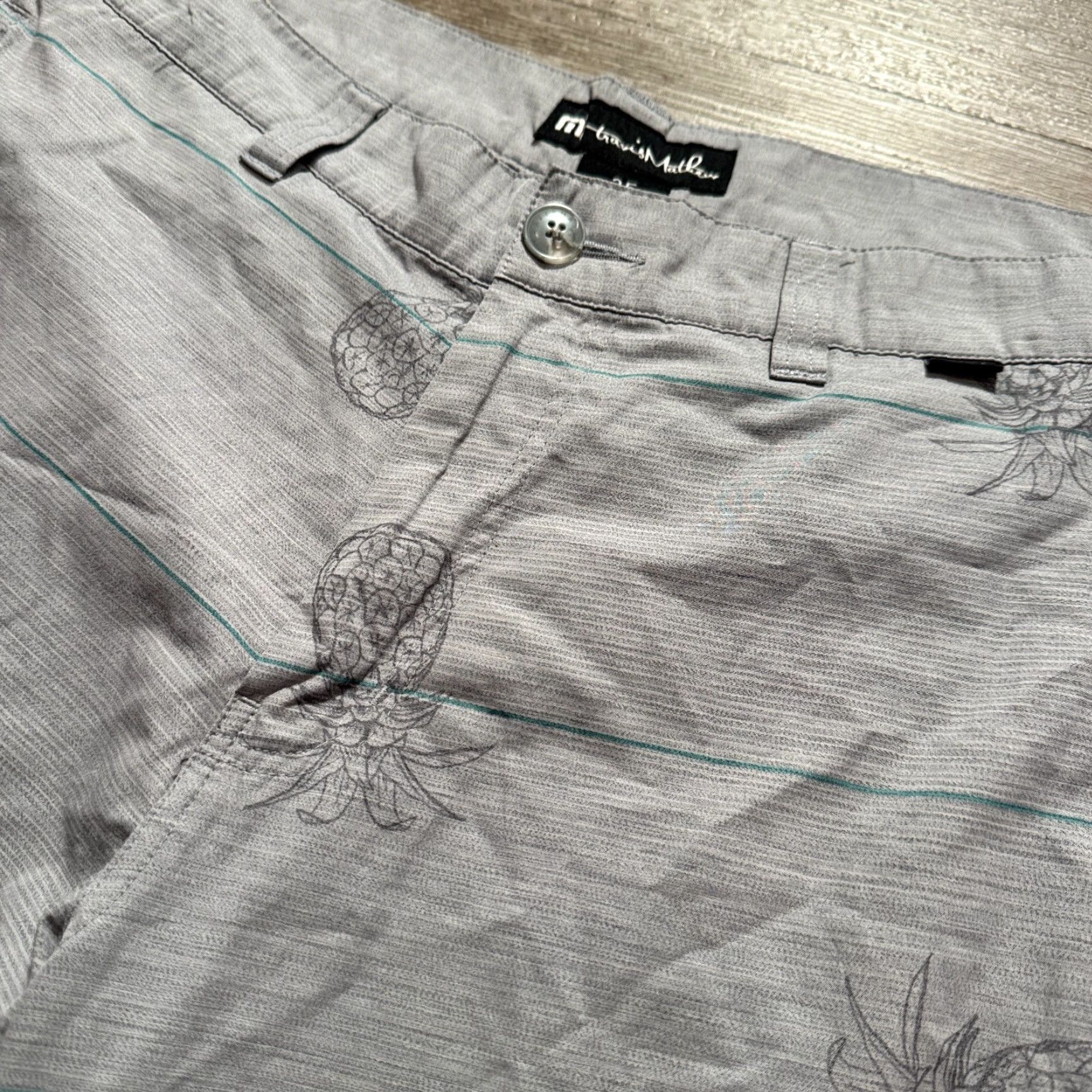 TravisMathew Travis Mathew Shorts Mens 35 Gray Pineapple Graphic Chino Casual Outdoor Summer 35 in Gray Mens Size US 35 - 2 Thumbnail