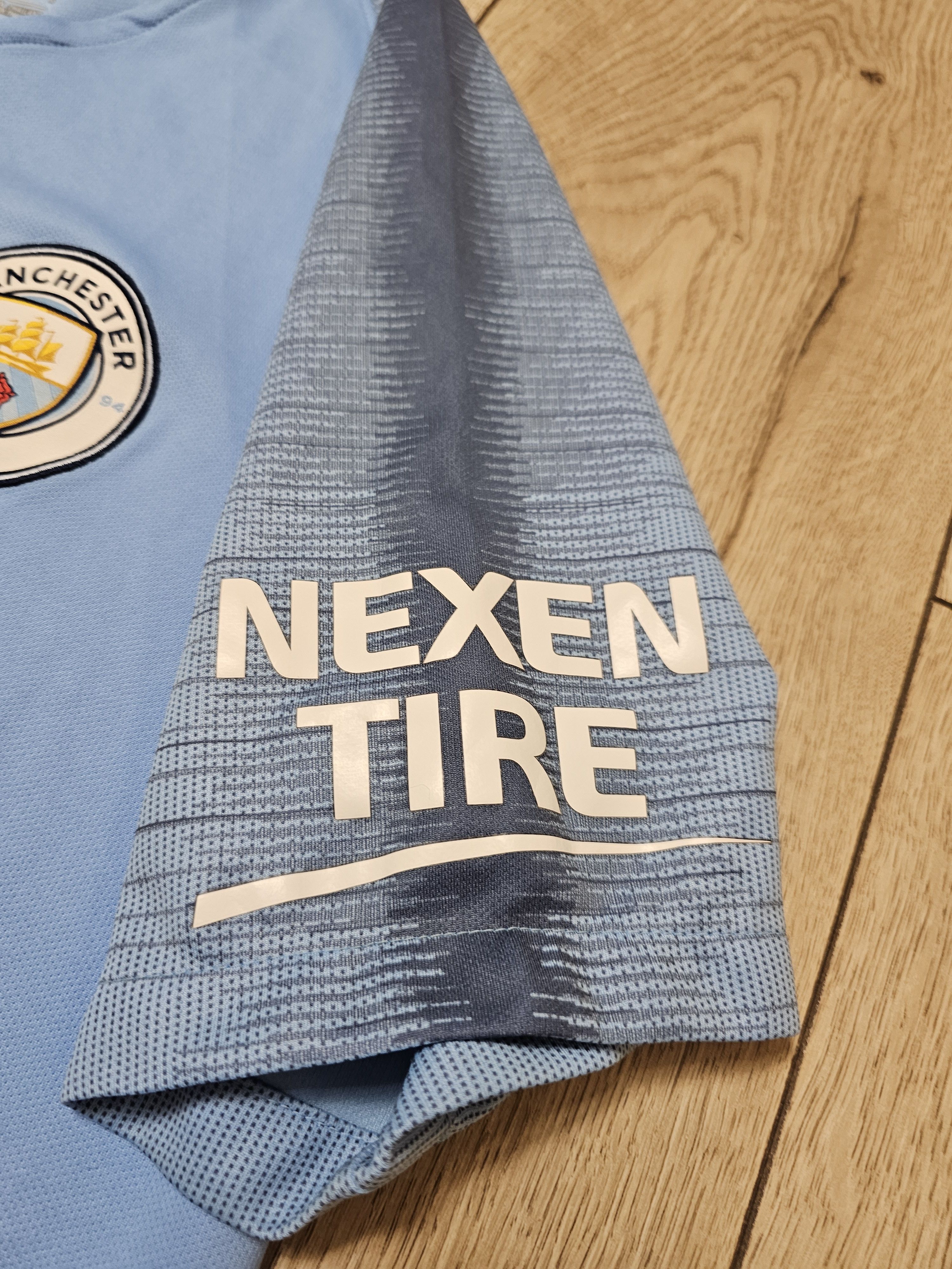 Nike MANCHESTER CITY 2018 2019 HOME FOOTBALL SHIRT SOCCER JERSEY Size US L / EU 52-54 / 3 - 5 Thumbnail