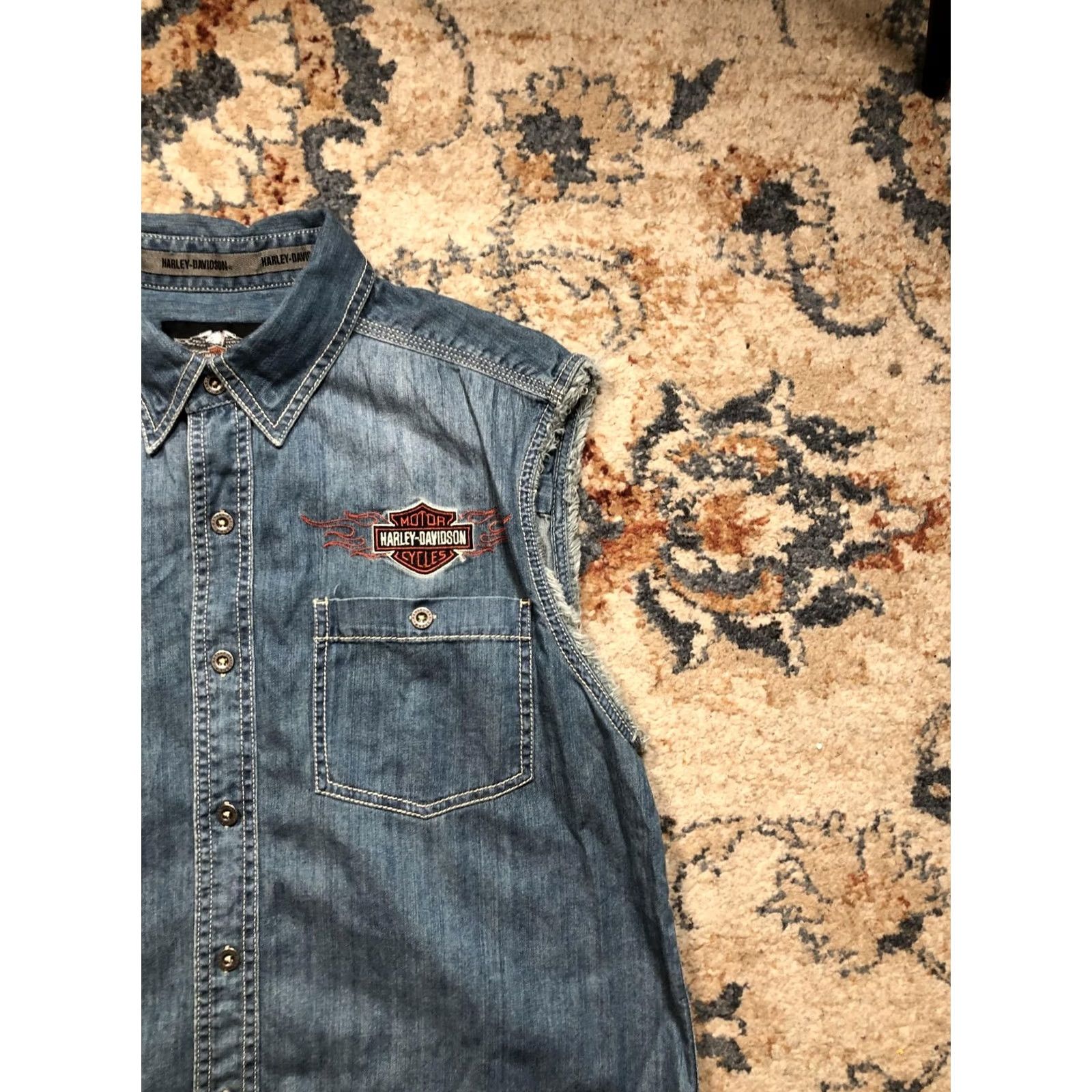 Harley Davidson Harley-Davidson Shirt Mens Large Denim Sleeveless Button-Up Bar & Shield Flames Embroidered Back Yoke Size US L / EU 52-54 / 3 - 3 Thumbnail