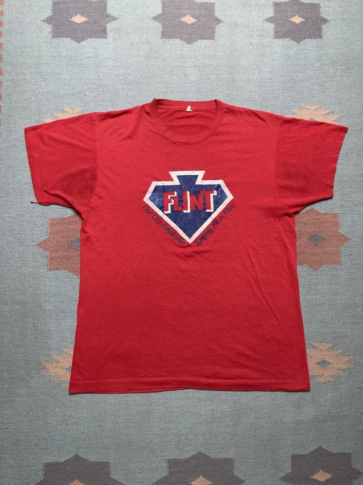 Vintage 80s t shirt flint Michigan fitness thin soft screen stars XL Size US XL / EU 56 / 4 - 1 Thumbnail