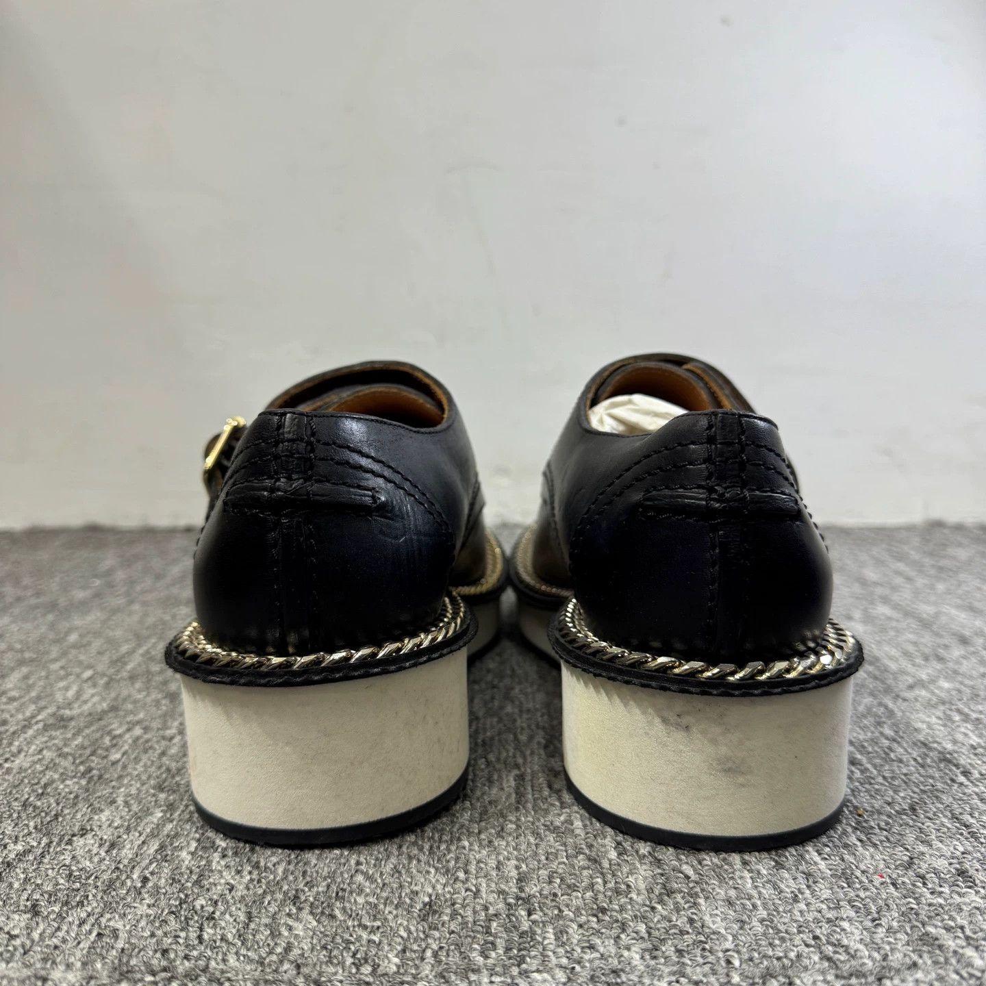 Givenchy Givenchy Chain Leather Shoes EUR 39 Size US 6 / EU 39 - 3 Thumbnail