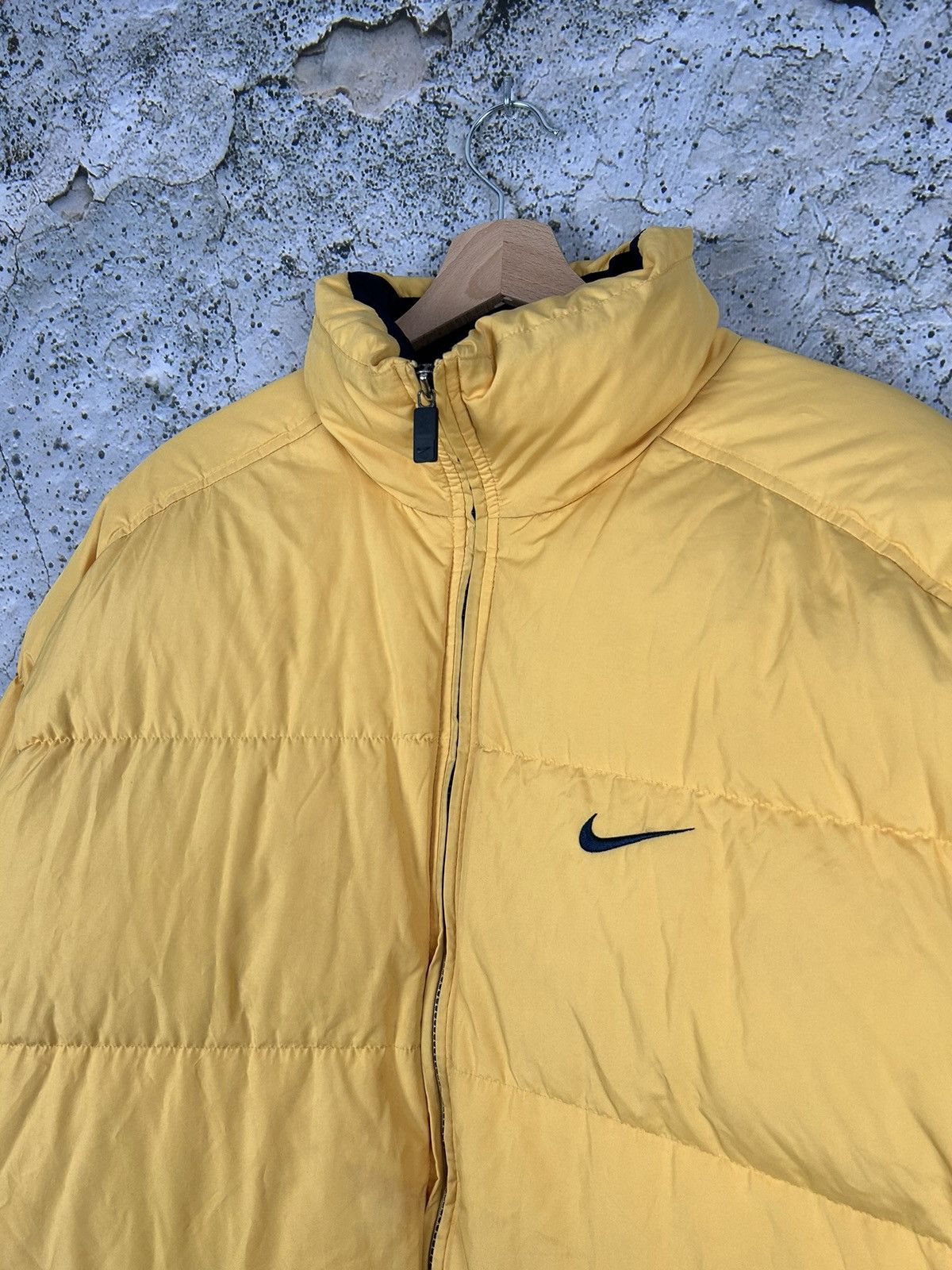 Nike Vintage Nike Puffer Jacket 90s Big Swoosh Streetwear Rare Size US L / EU 52-54 / 3 - 3 Thumbnail