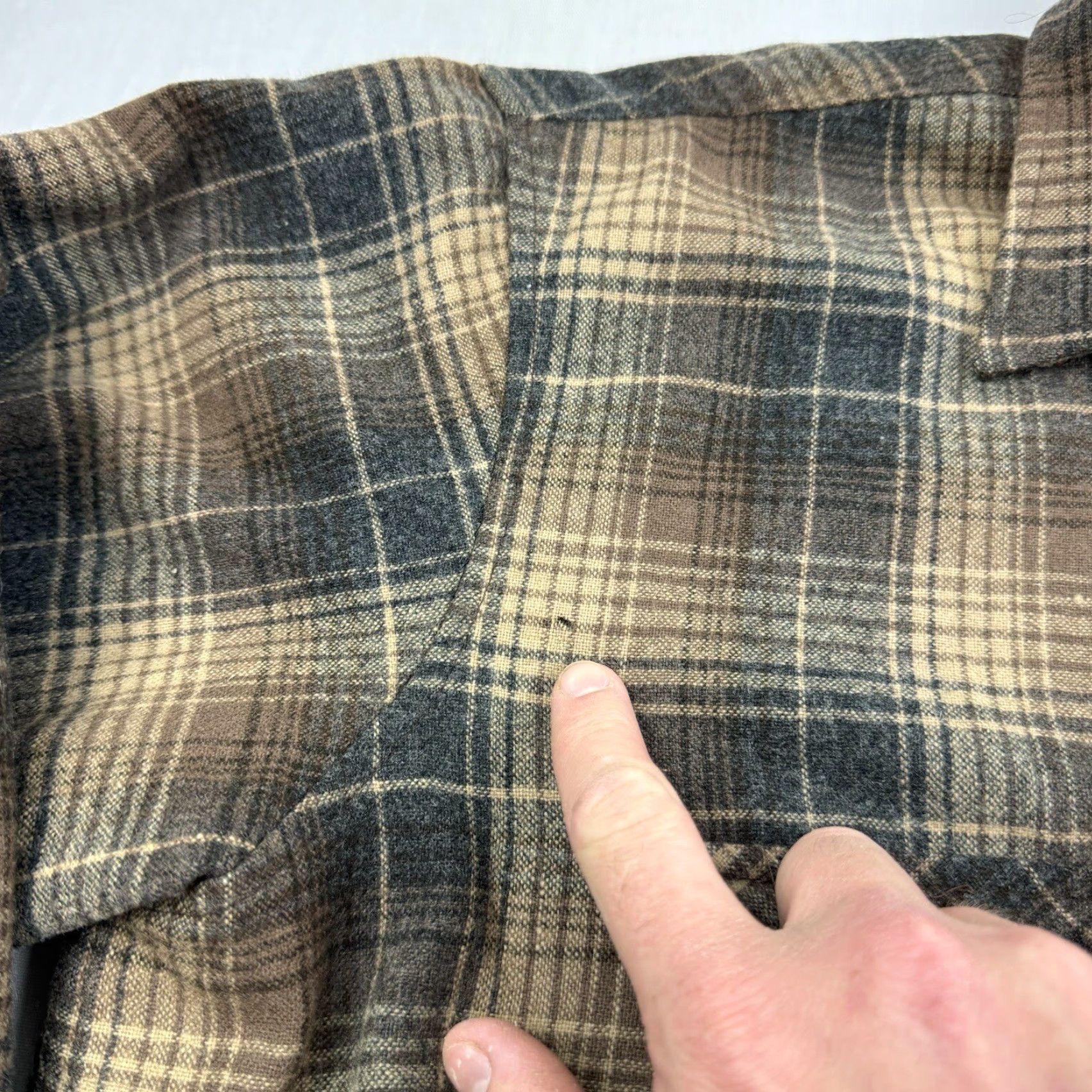 Vintage VINTAGE Outdoor Exchange Button Up Adult Large Brown Plaid Flannel Collar Nature Mens Size US L / EU 52-54 / 3 - 6 Thumbnail