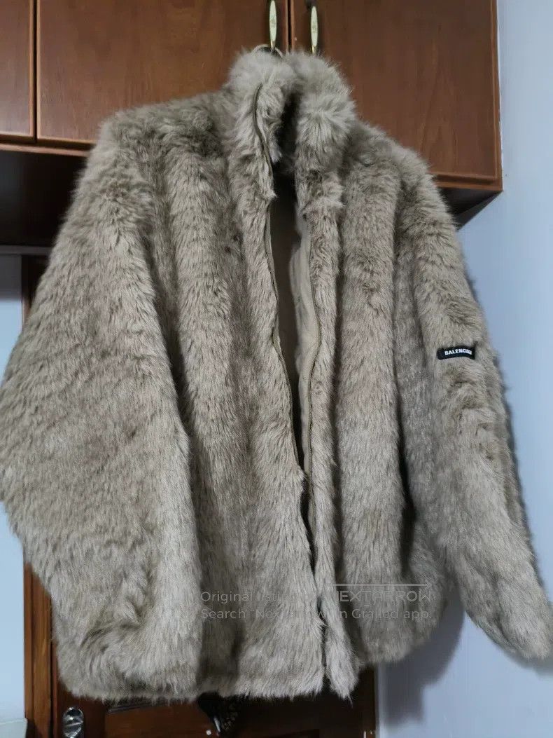 Balenciaga Balenciaga Fake Fur Coat Size XXS / US 00 / IT 34 - 1 Thumbnail