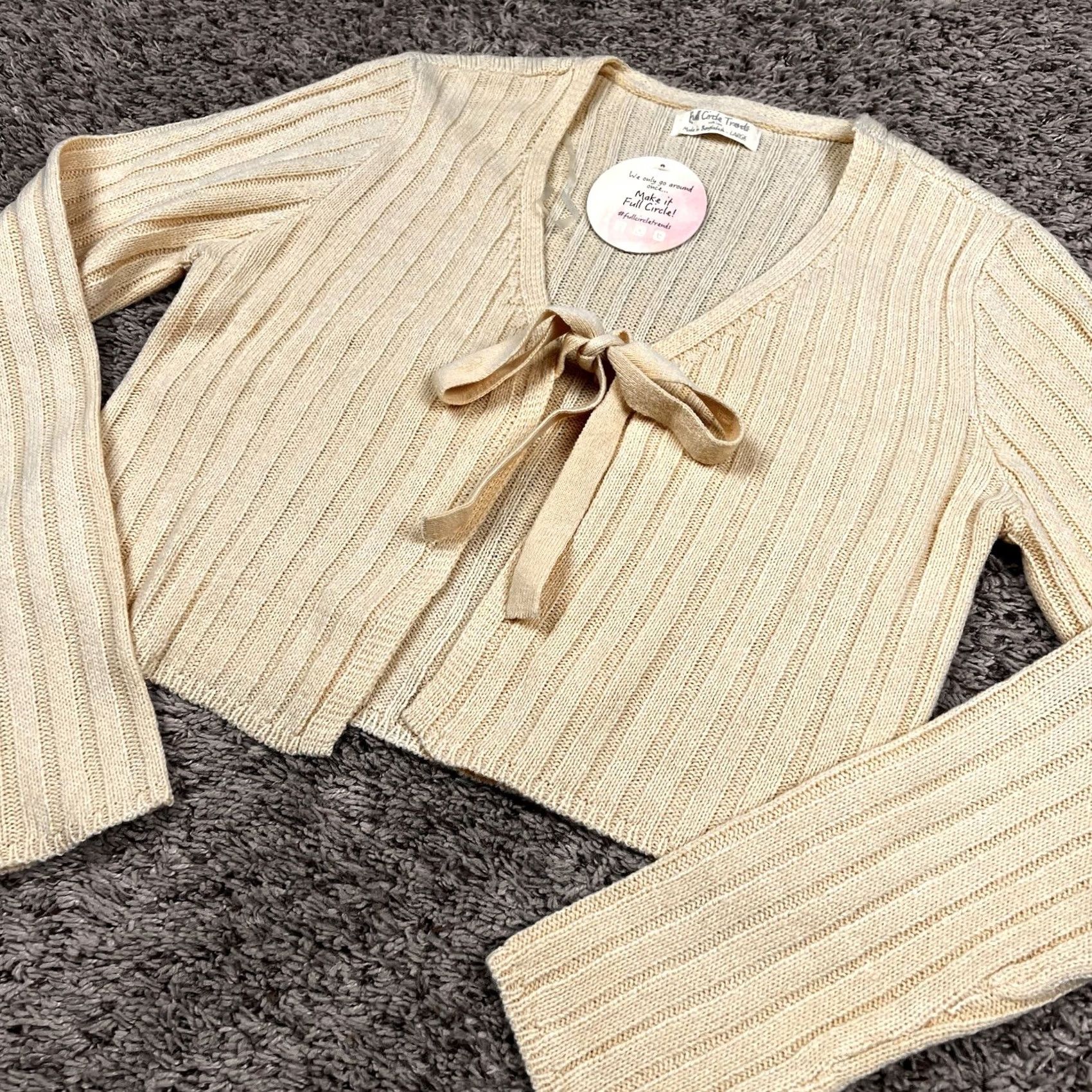 Vintage FULL CIRCLE TRENDS Juniors V-Neck Tie Front Crop Sweater Large Yellow Shirt (Tank) Womens Sweaters & Jackets Slim Knit Long Sleeve Cute Size L / US 10 / IT 46 - 4 Thumbnail