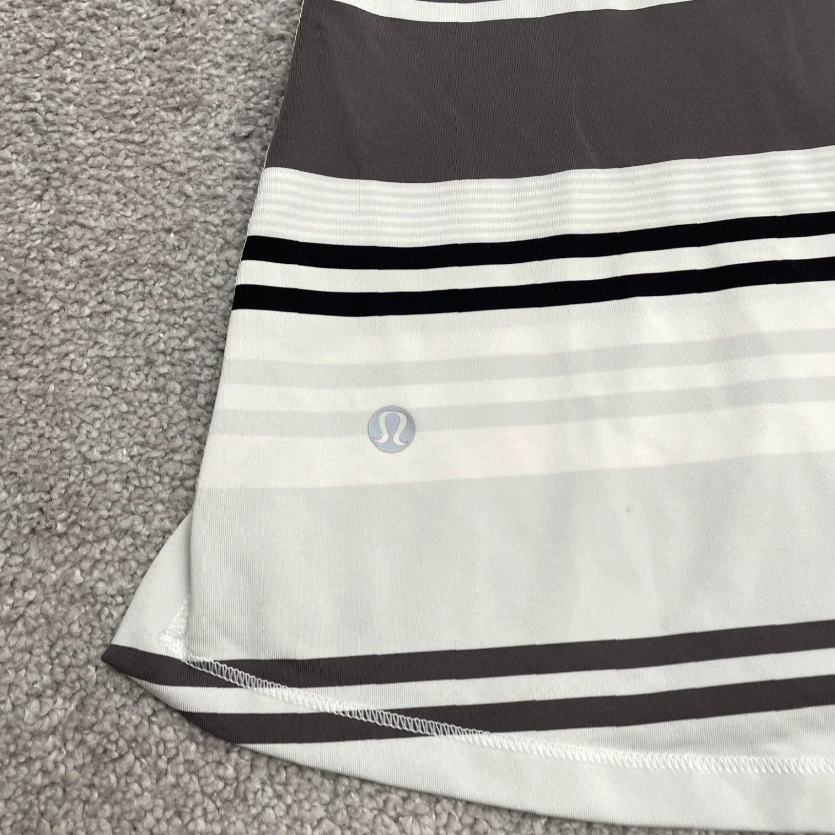 Lululemon Lululemon Active Tank Top Womens 6 White Black Gray Striped Racerback Athletic Shirt Adult Regular Multicolor Short Sleeve? Size M / US 6-8 / IT 42-44 - 6 Thumbnail