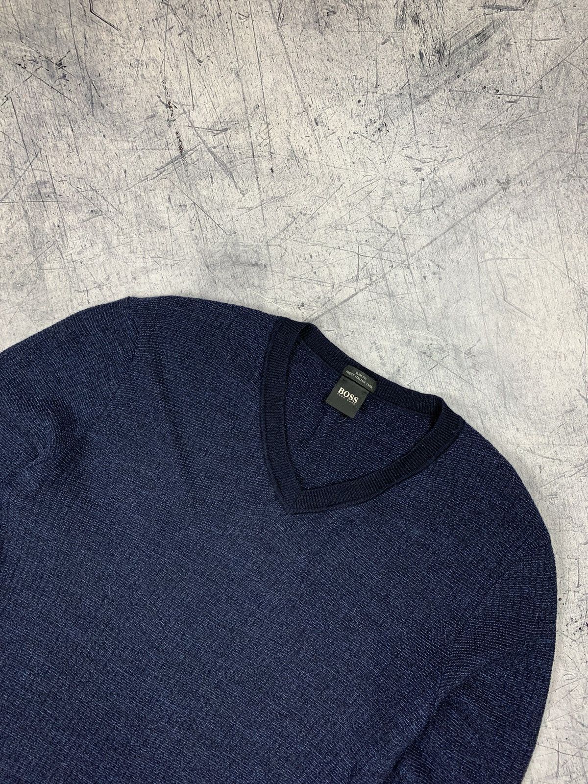 Hugo Boss Hugo Boss Finest Italian Yarn Slim Fit Sweater V-Neck luxury Size US M / EU 48-50 / 2 - 2 Thumbnail