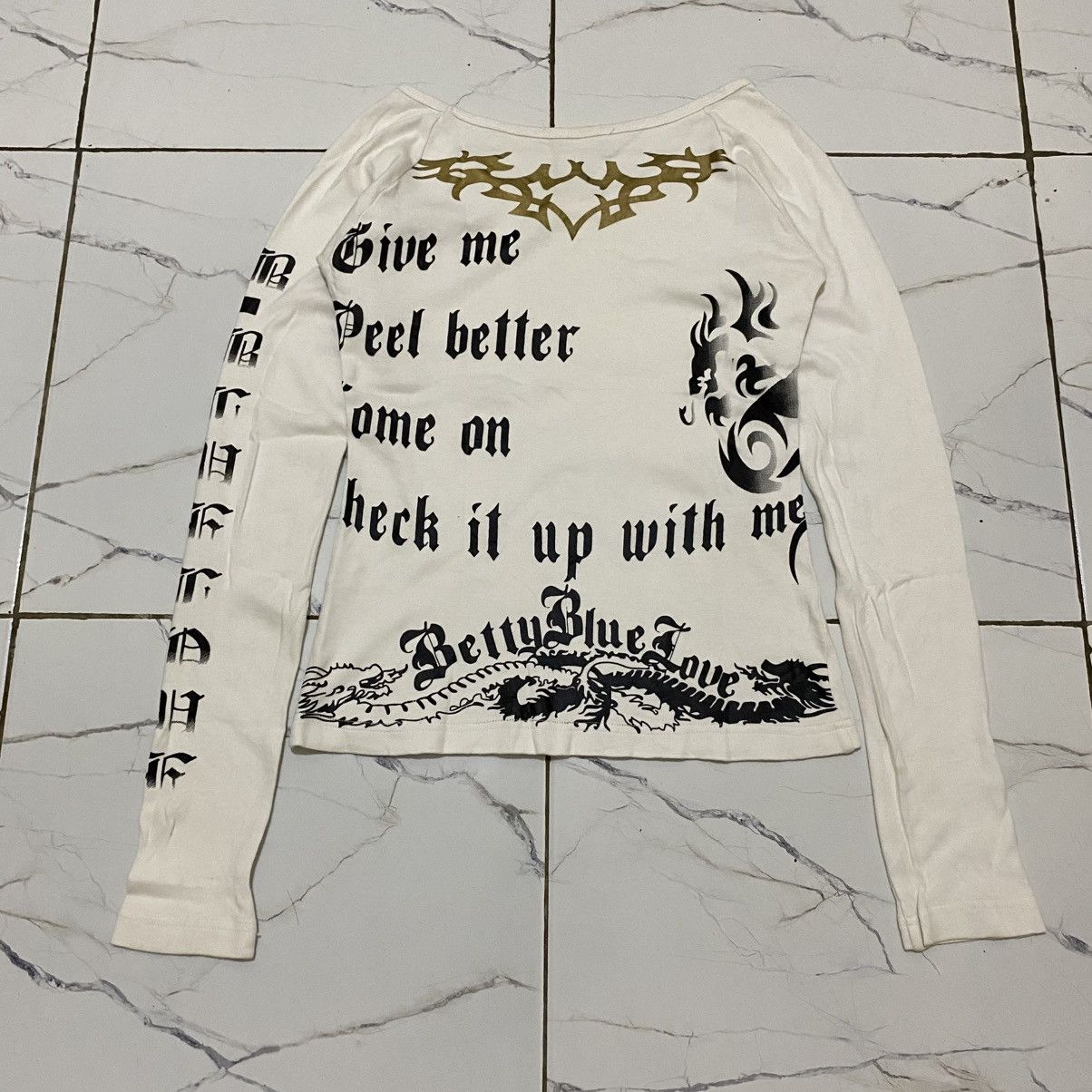 Japanese Brand 2000s Betty Blue Tribal Cross Longsleeve Size M / US 6-8 / IT 42-44 - 4 Thumbnail