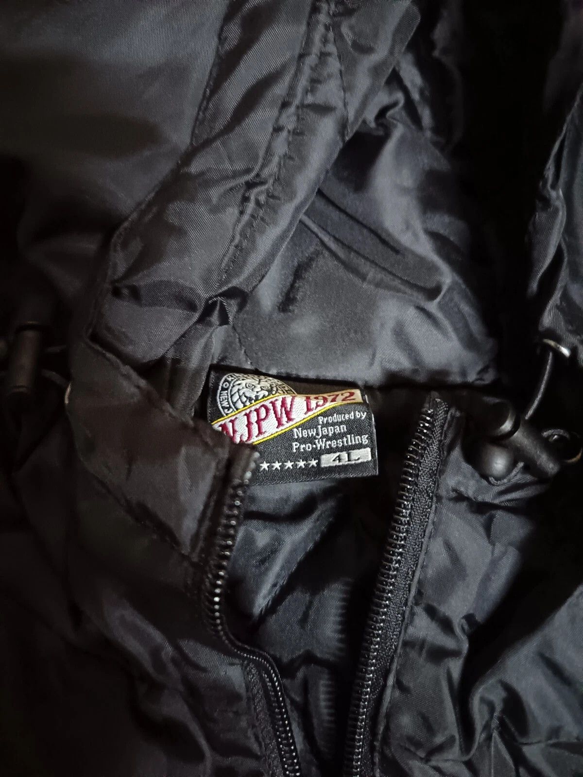 WWE New Japan Pro Wrestling NJPW Puffer Jacket Puroresu Size US XXL / EU 58 / 5 - 4 Thumbnail