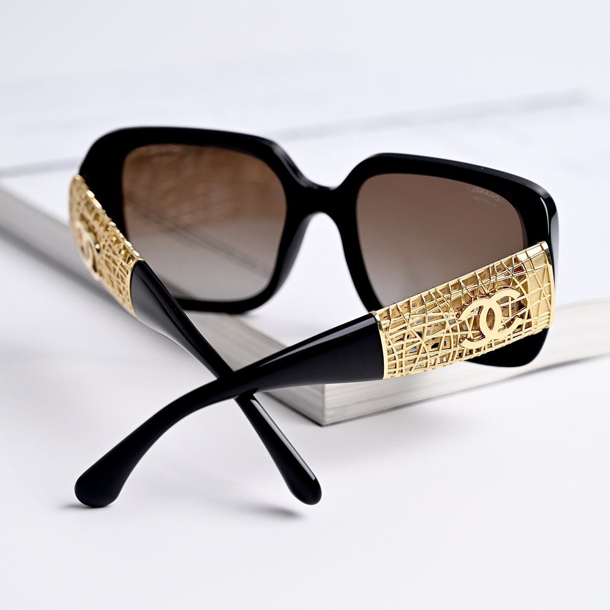Chanel CHANEL 0CH5532 C622S9 SUNGLASSES Size ONE SIZE - 10 Thumbnail