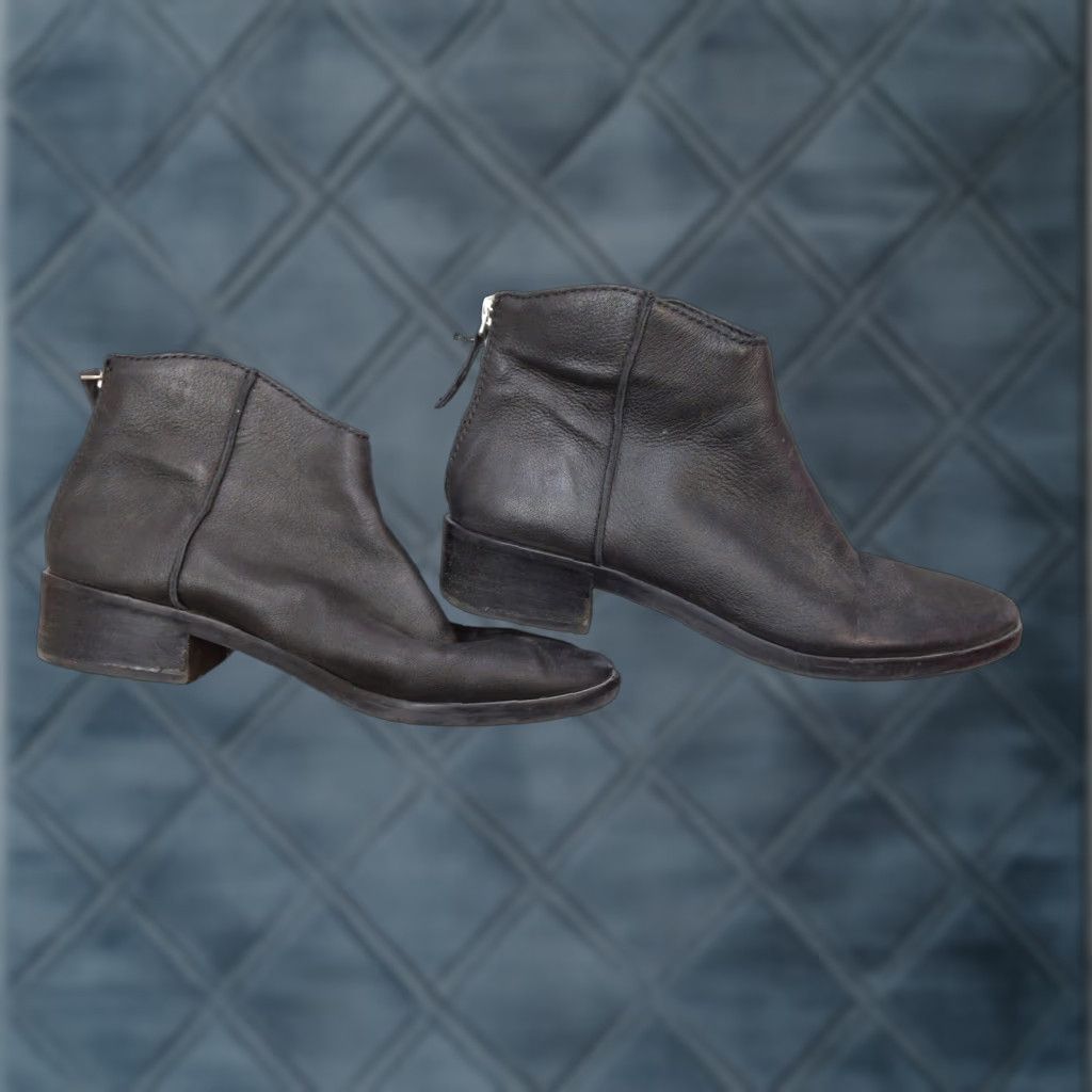 Dolce Vita Dolce Vita Tavin Boots Womens 9.5 Black Leather Ankle Zip Low Heel Booties Size US 10 / IT 40 - 1 Thumbnail