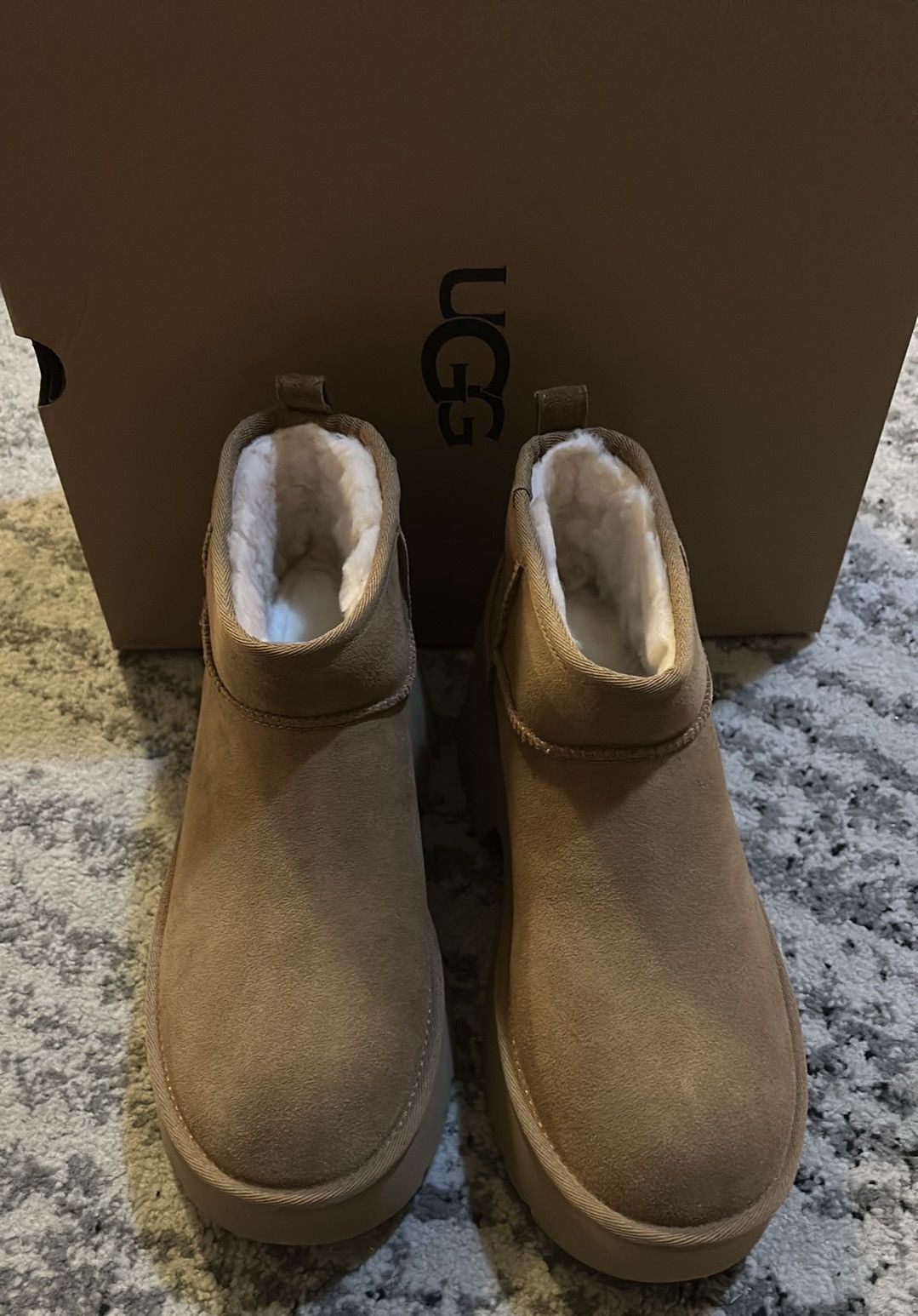 Ugg UGG® Classic Ultra Mini New Heights Boots size US 10 Size US 10 / IT 40 - 4 Thumbnail