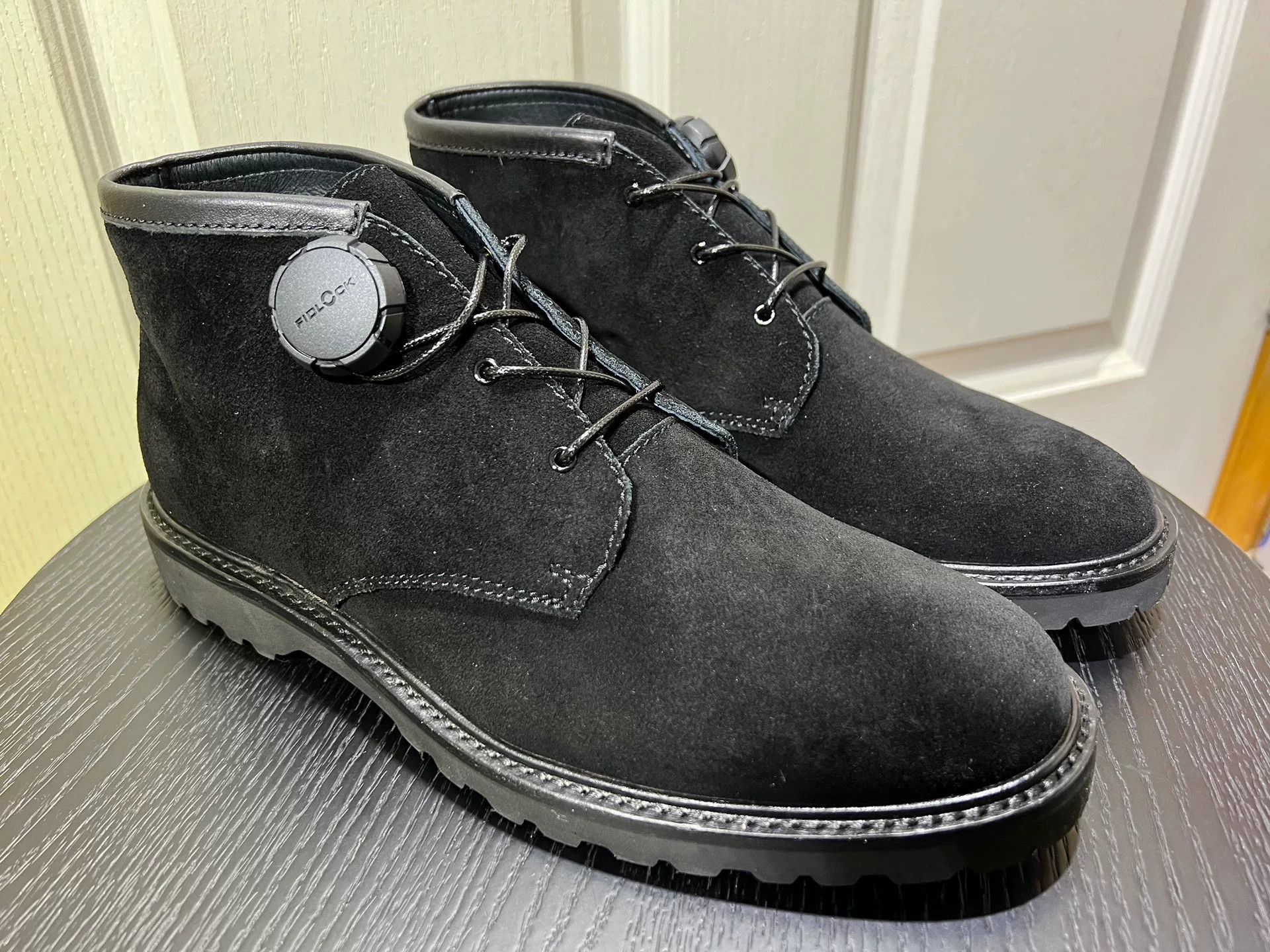 Japanese Brand Men's Suede Mid-Top Business Casual Shoes Size US 7 / EU 40 - 1 Thumbnail