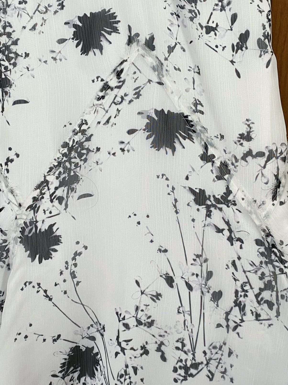 Victoria Beckham Victoria Beckham Floaty Floral Print Godet Midi Dress size 0 Size XS / US 0-2 / IT 36-38 - 10 Thumbnail