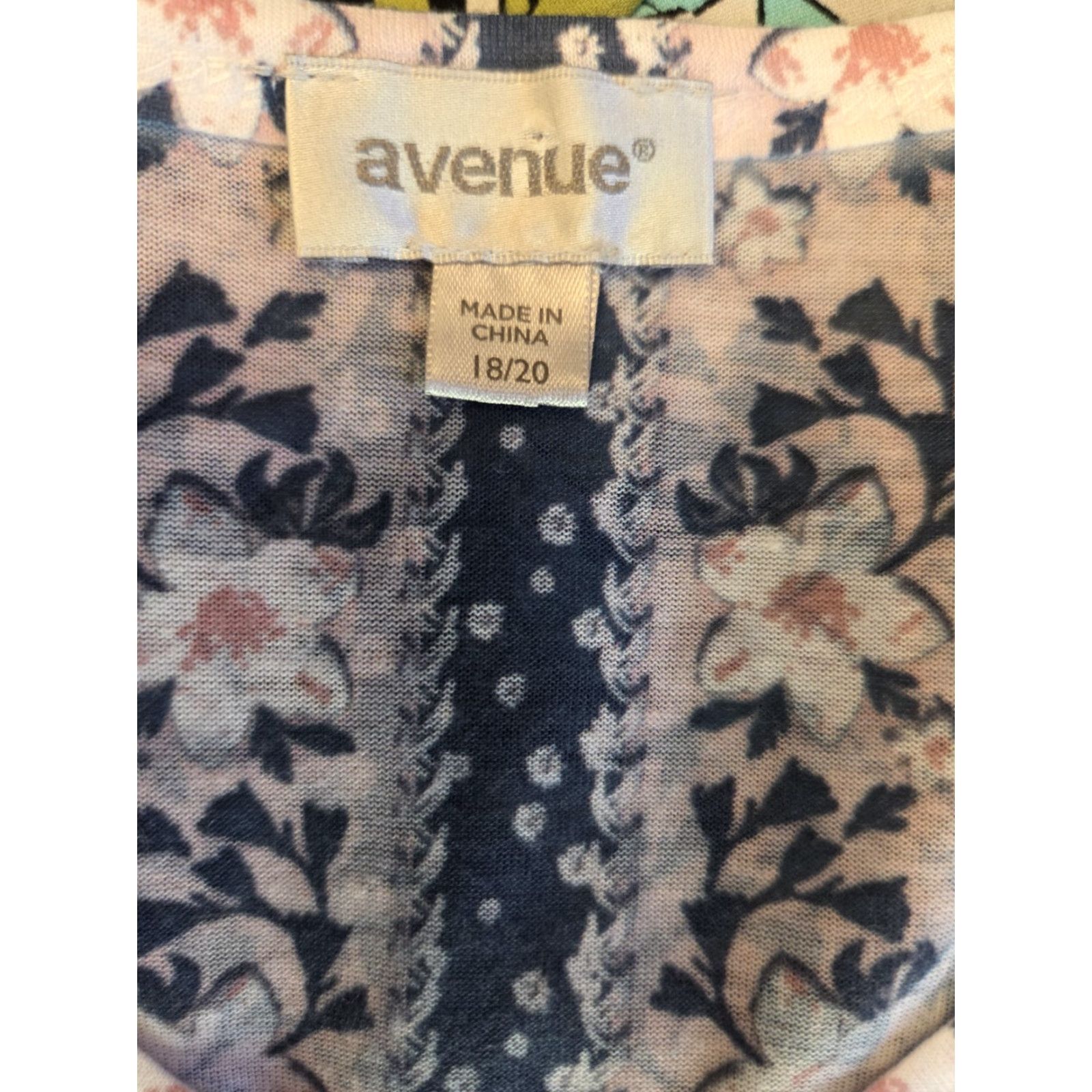 Avenue Avenue Top Womens 18/20 1X Multicolor Paisley Print Studded Lightweight Casual Boho Hippie Size XXL / US 16-18 / IT 52-54 - 7 Thumbnail
