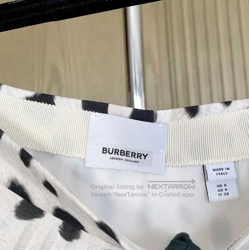 Burberry Burberry Pleated Skirt in Gray Polyester. Size 23" - 6 Thumbnail