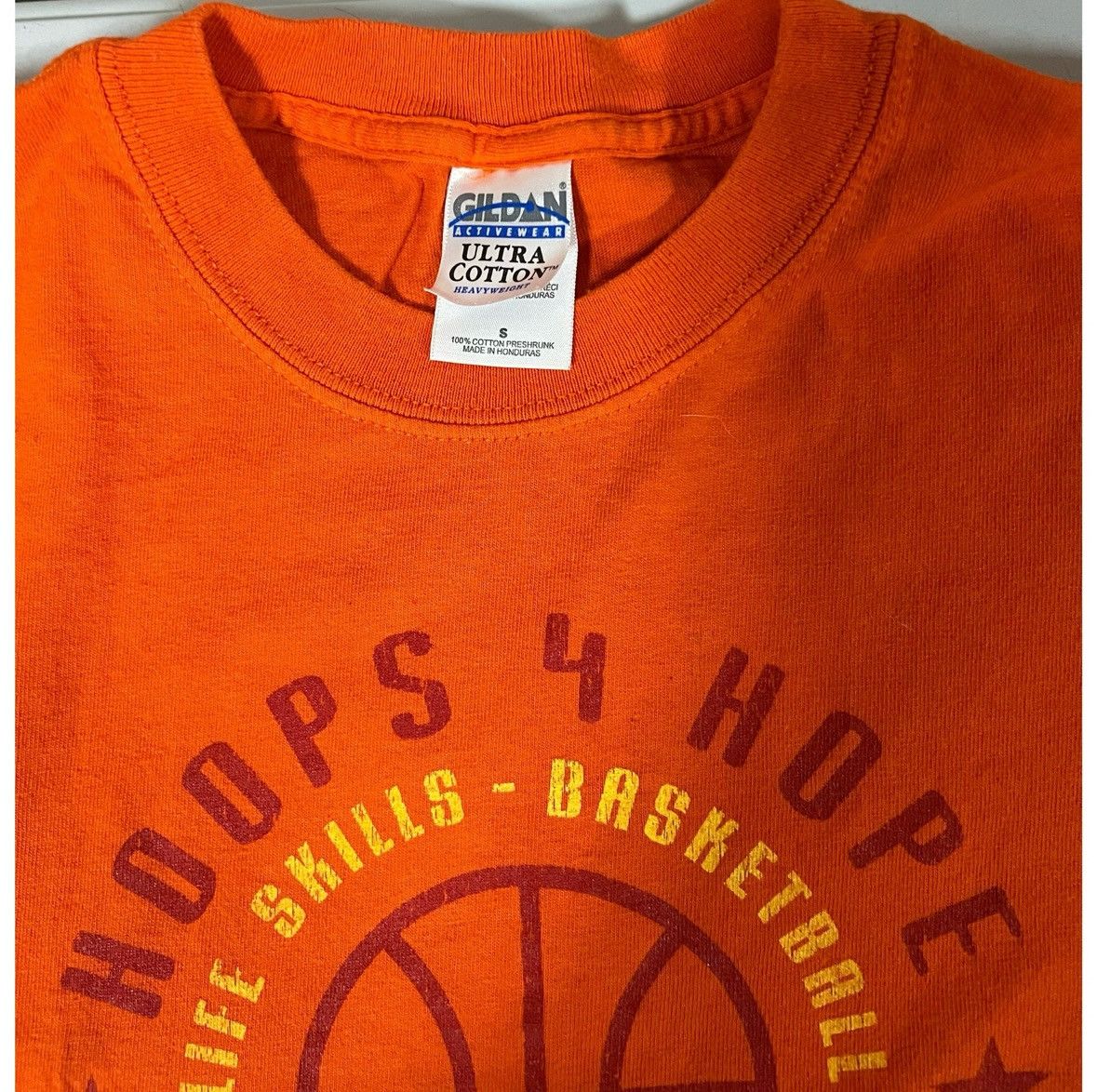 Gildan Orange ‘Hoops for Hope’ Graphic T-Shirt Top Tee Size S 🏀✨ Size US S / EU 44-46 / 1 - 5 Thumbnail