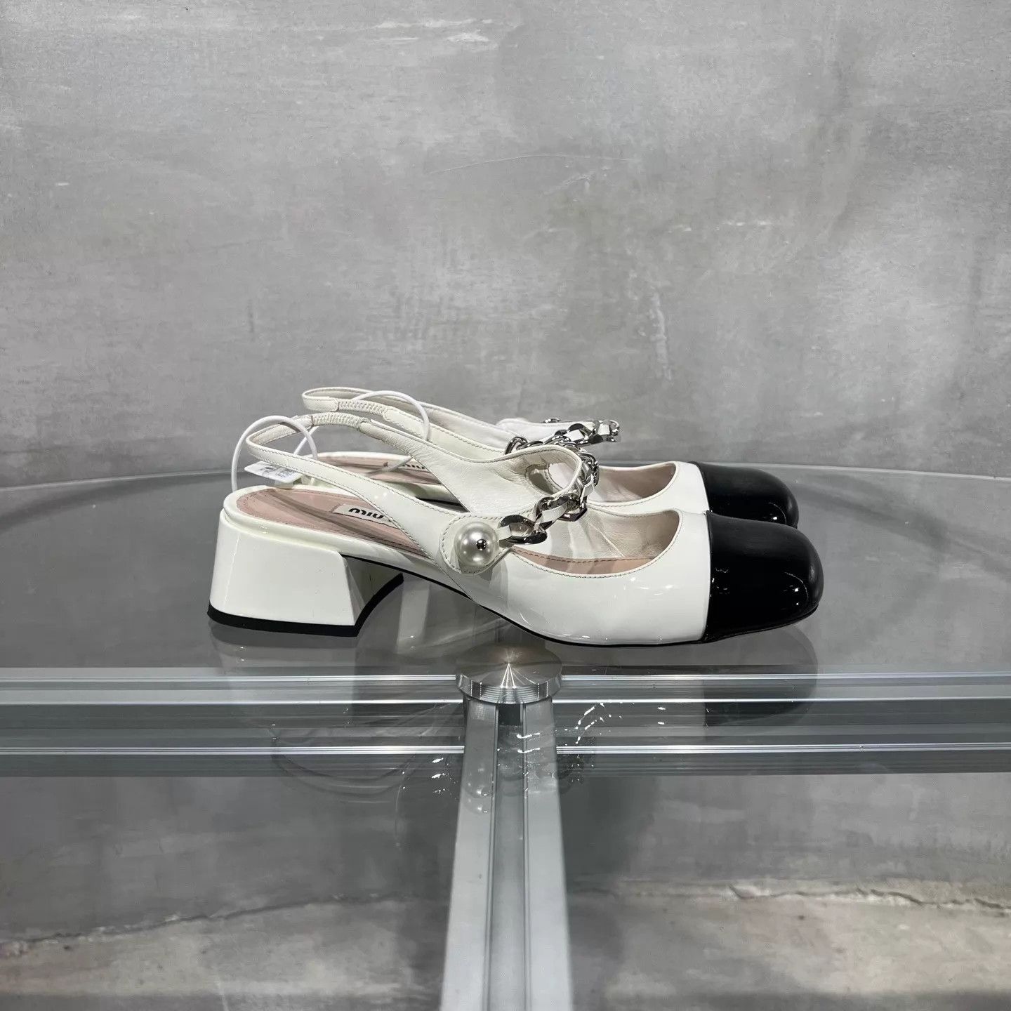 Miu Miu MIU MIU Patent Leather Mary Jane Sandals Size US 5.5 / IT 35.5 - 4 Thumbnail