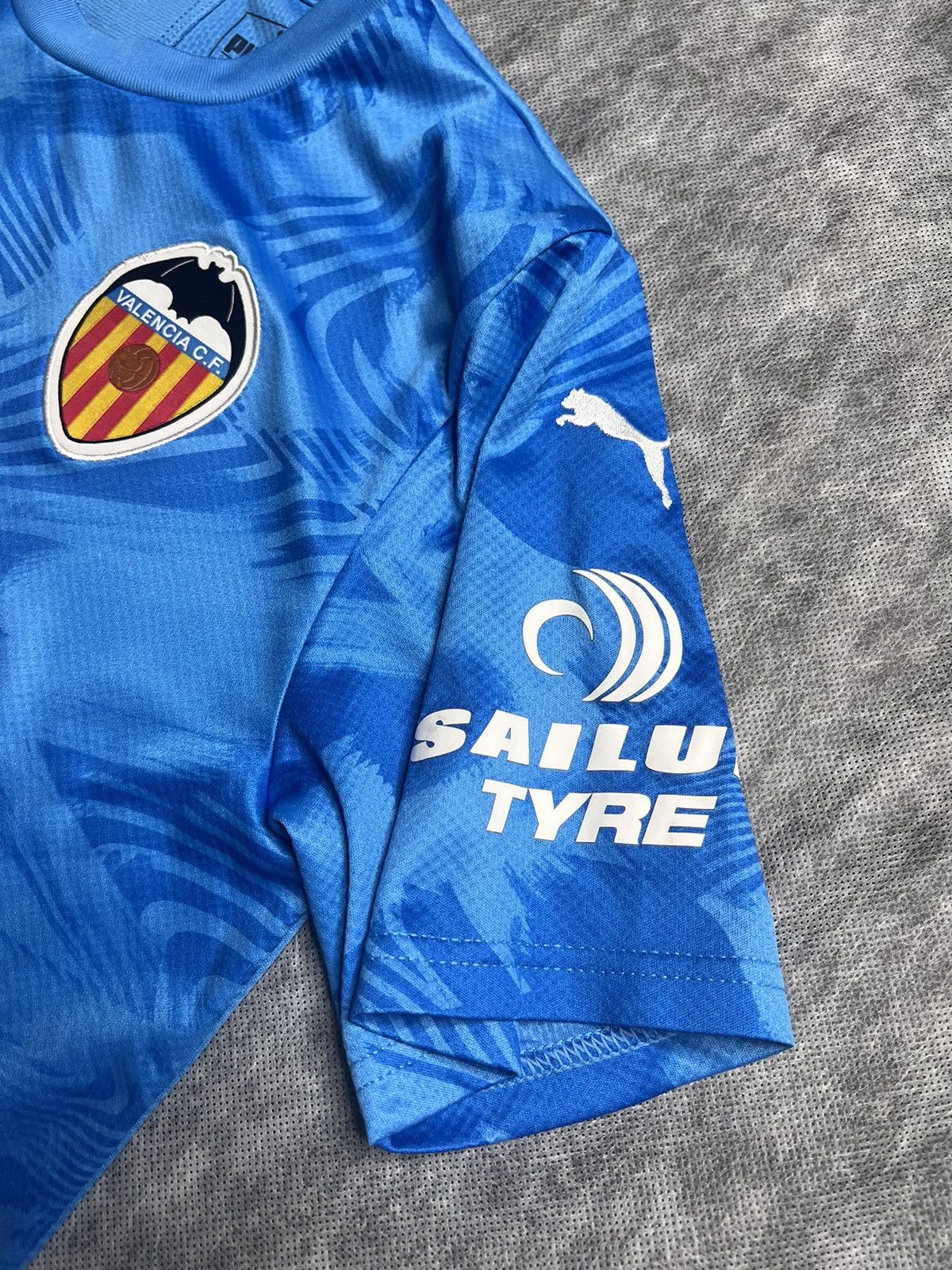 Puma FC Valencia 2018 Soccer Jersey Football Shirt Size US M / EU 48-50 / 2 - 4 Thumbnail