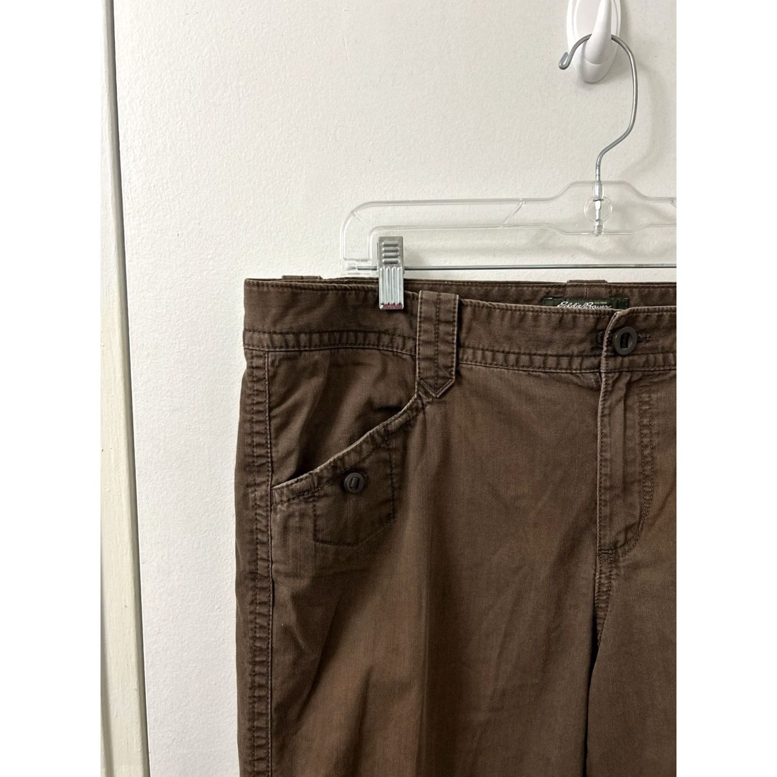 Eddie Bauer Eddie Bauer Cargo Pants Womens 14 37x18 Brown Cotton Capri Casual Outdoor Straight Leg Pockets Cuffed Adjustable Waist Modern Everyday Mens Girls? Size 36" / US 14 / IT 50 - 4 Thumbnail
