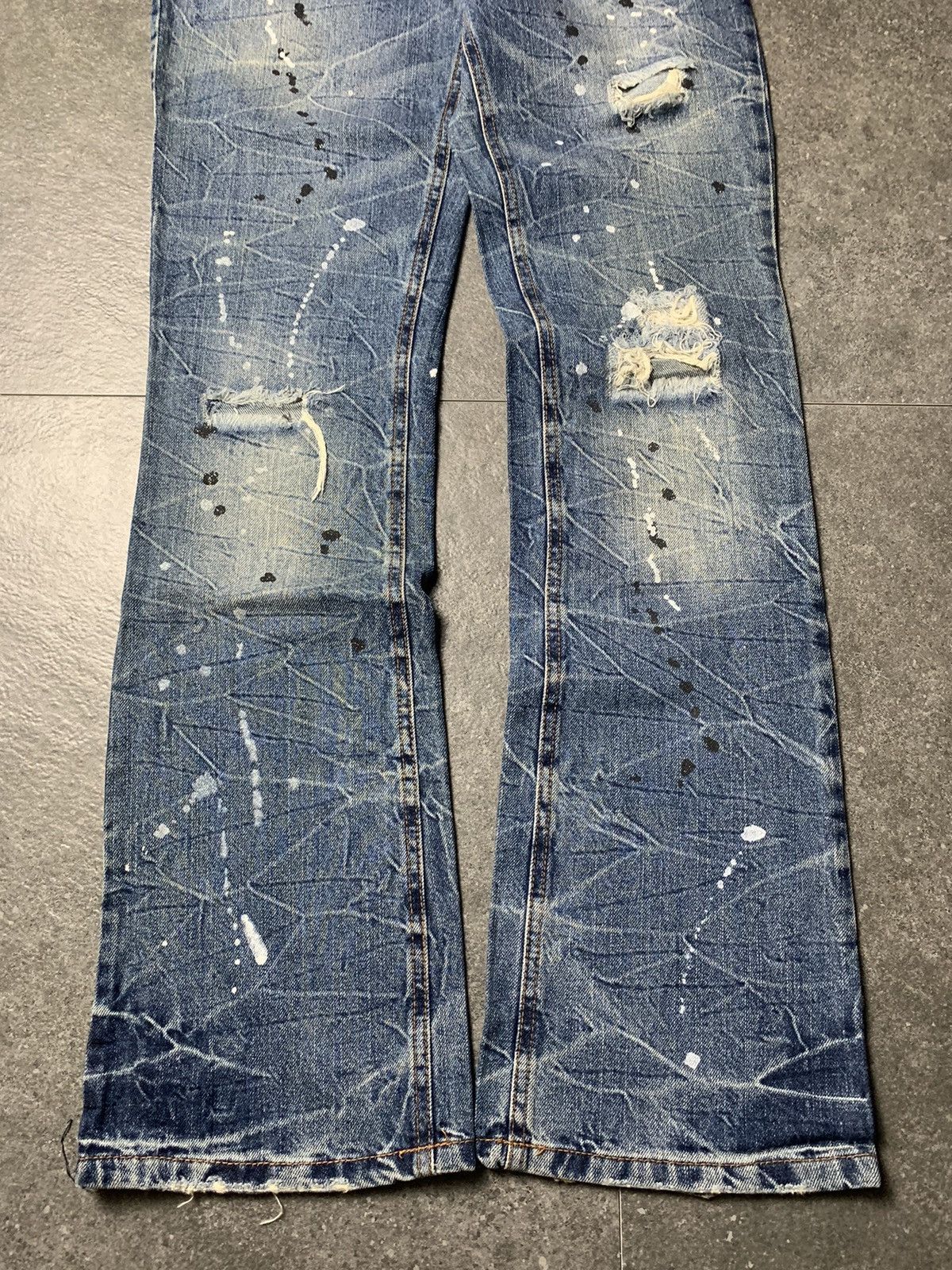 Japanese Brand 2000s Lowbox Honeycomb Splatted Bootcut Jeans Size US 29 - 4 Thumbnail