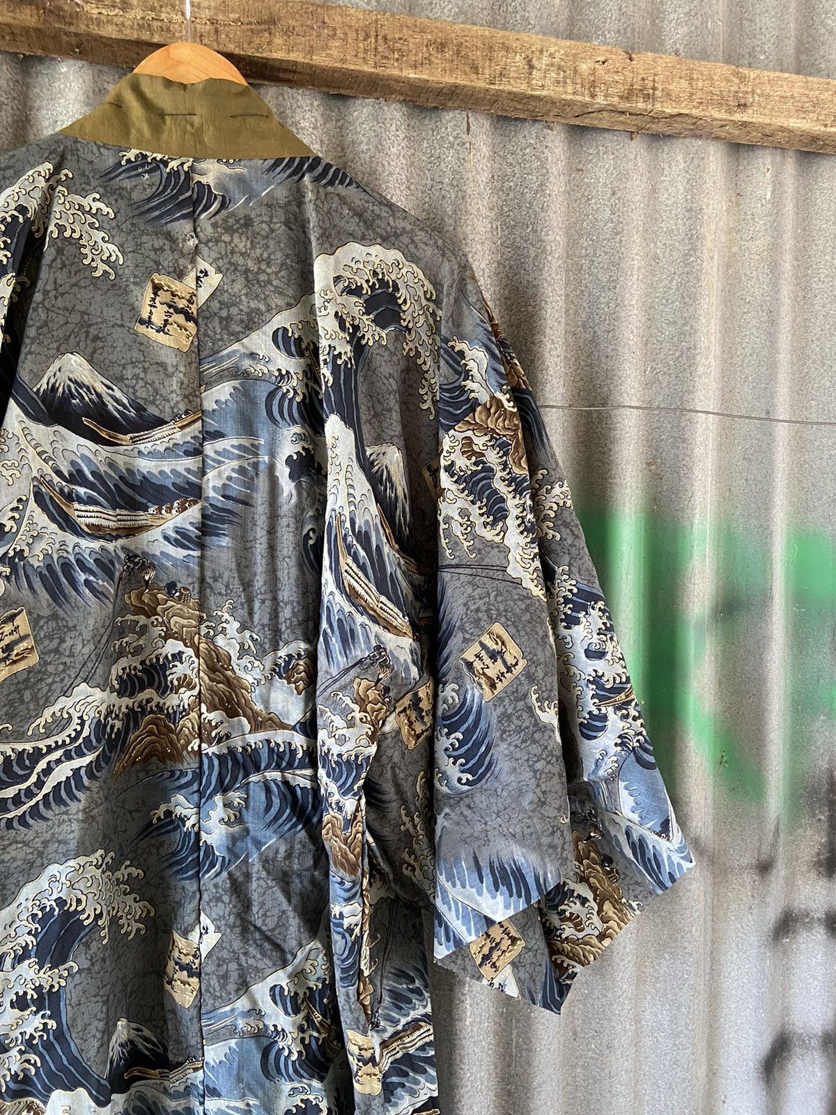 Komono Vintage Japanese Kimono Robe Great Wave Hokusai Yukata Haori Size US M / EU 48-50 / 2 - 7 Thumbnail
