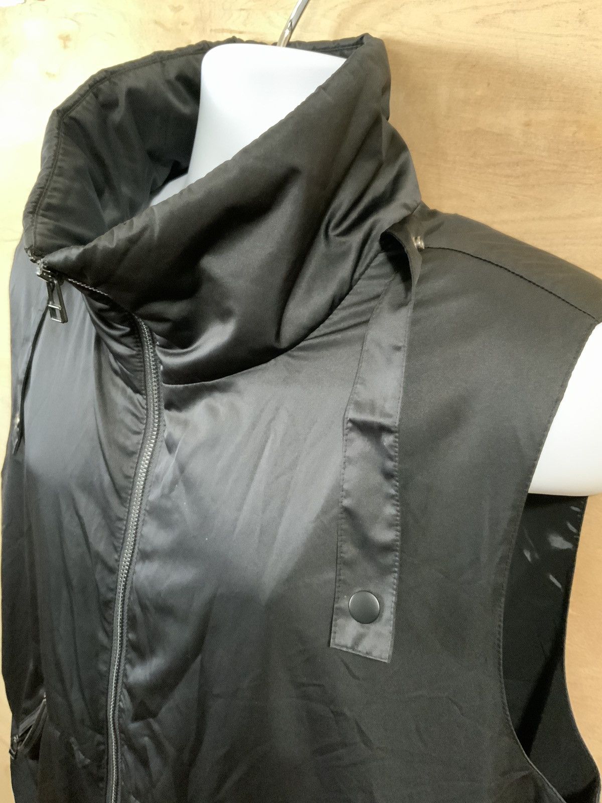 Trendiano Zippered Fashion Vest Size US XL / EU 56 / 4 - 9 Thumbnail