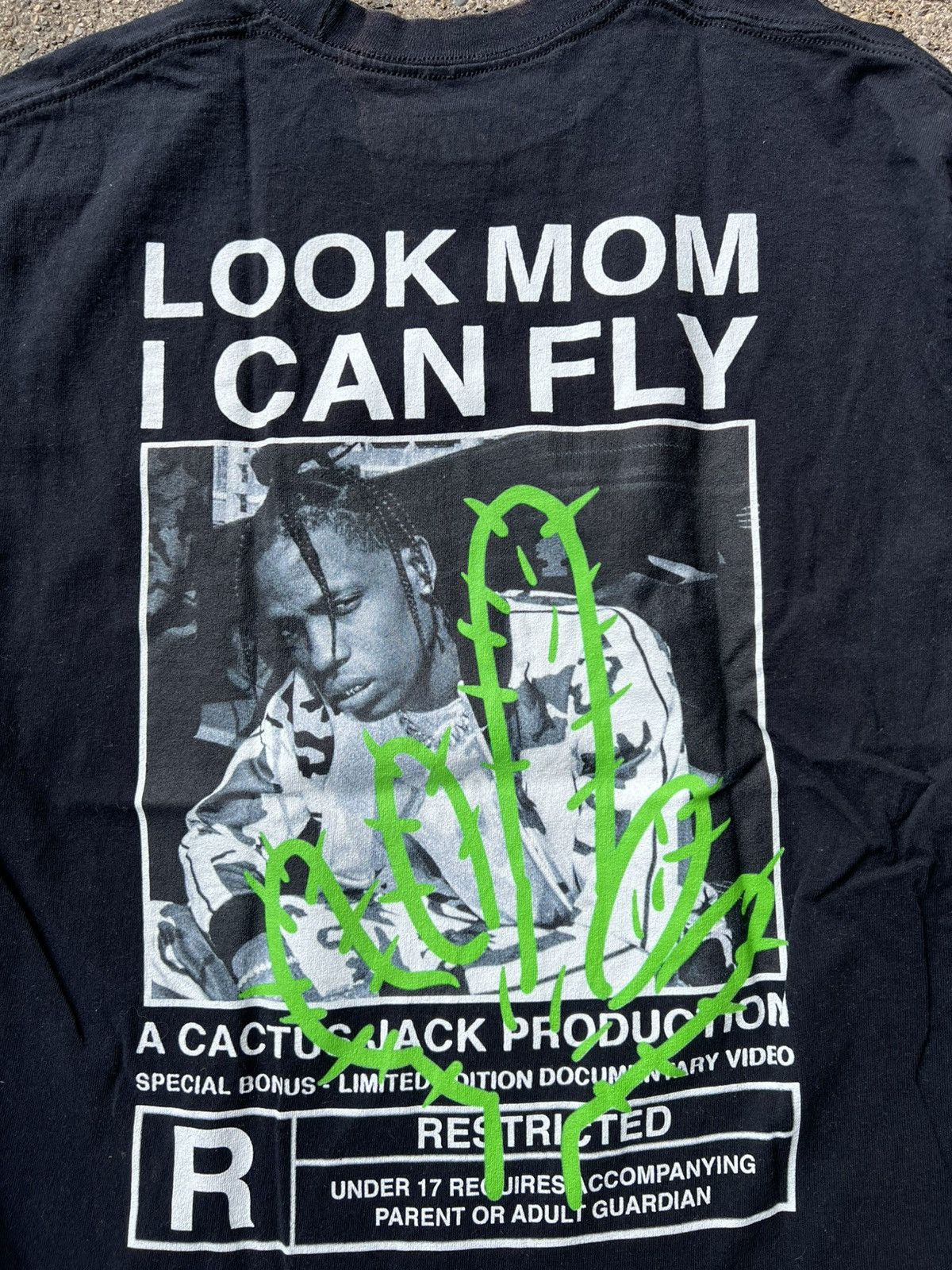 Rap Tees Travis Scott 1 of 1 Look Mom I Can Fly Tee T Shirt Black L Size US L / EU 52-54 / 3 - 2 Thumbnail