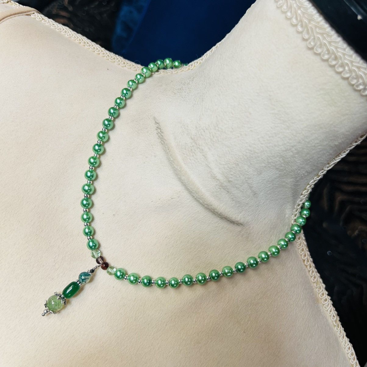 Handmade Handcrafted elegant bright green Czech glass pearl necklace Size ONE SIZE - 1 Thumbnail