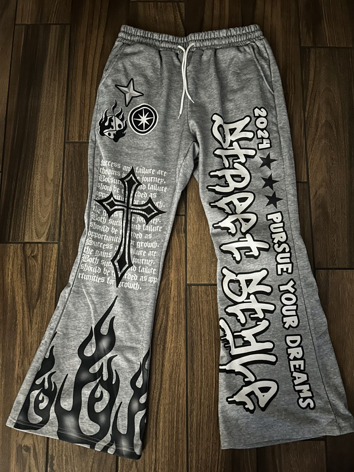 Other Grey Graphic Flared Sweatpants Size US 30 / EU 46 - 1 Thumbnail
