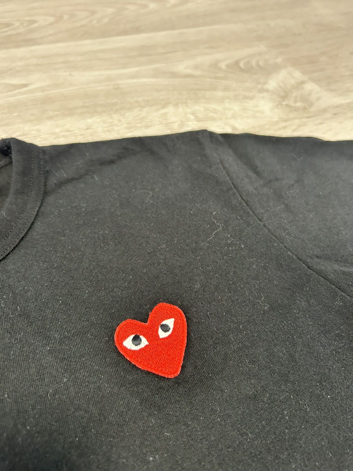 Comme des Garcons PLAY PLAY CDG Comme des Garcons T-shirt small heart SIze M Size US M / EU 48-50 / 2 - 3 Thumbnail