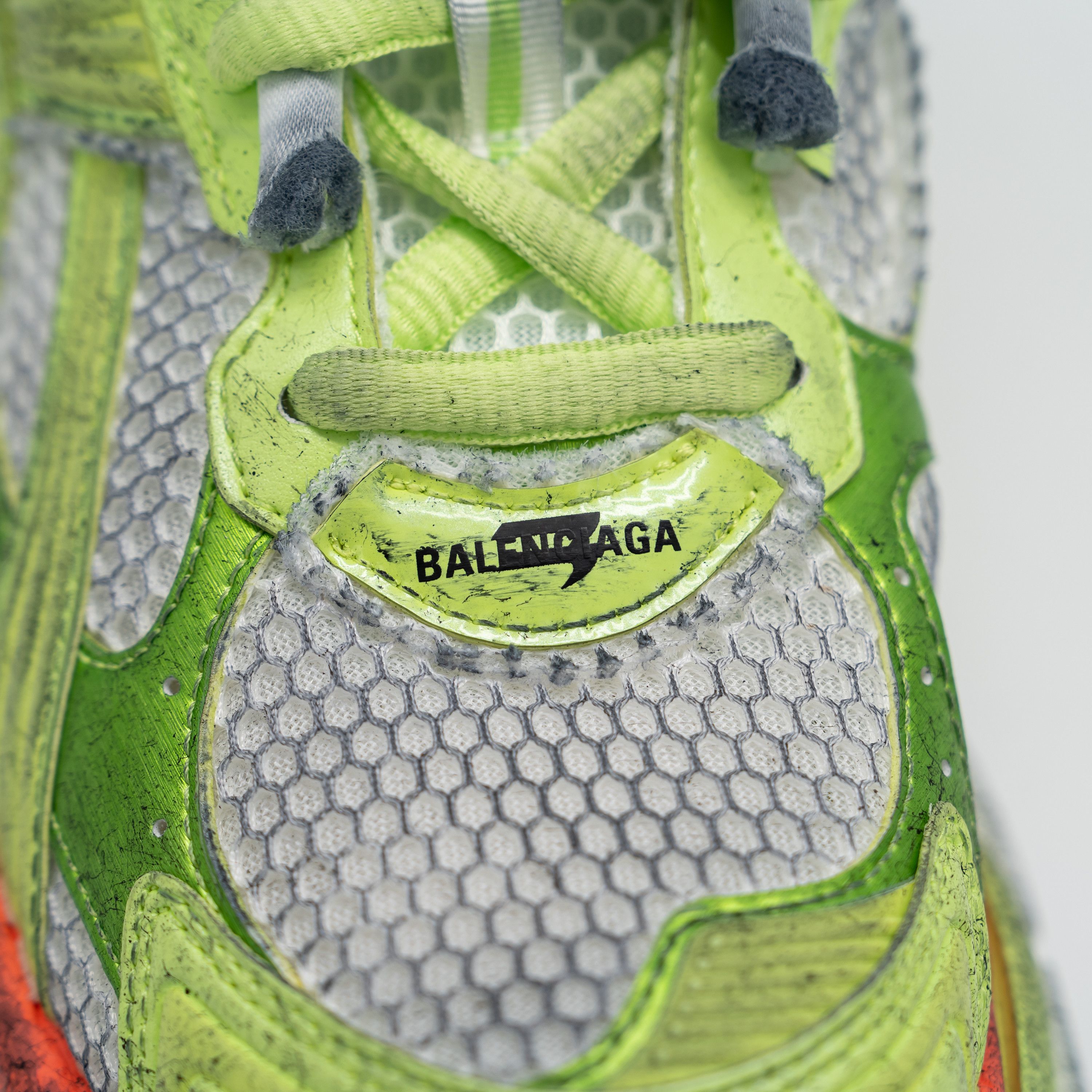 Balenciaga 41eu 8 US Balenciaga Runner Sneakers White Neon Green Yellow Size US 8 / EU 41 - 8 Thumbnail