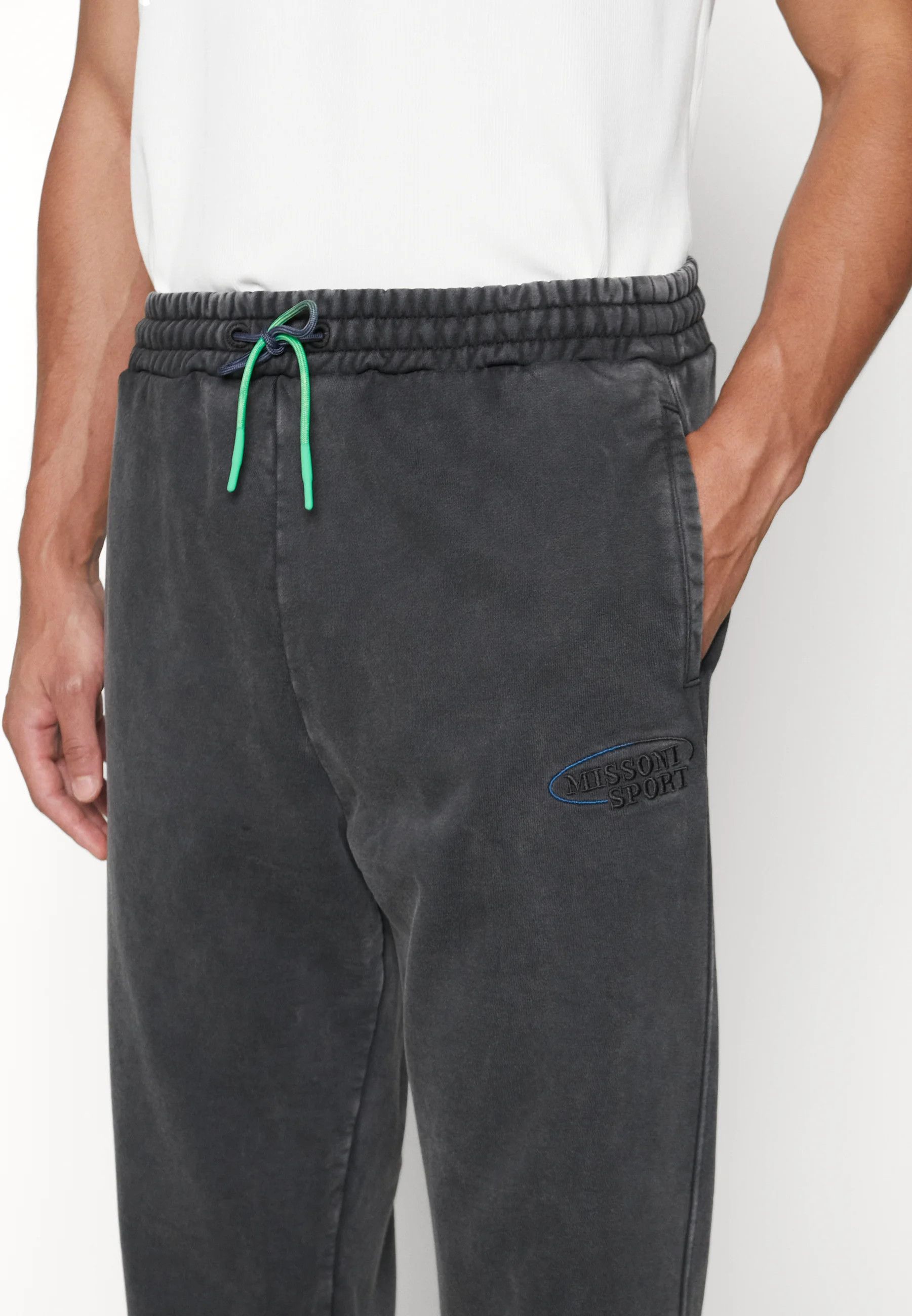 Missoni o1y0225 Jogger & Sweatpant in Charcoal Size US 38 / EU 54 - 2 Thumbnail