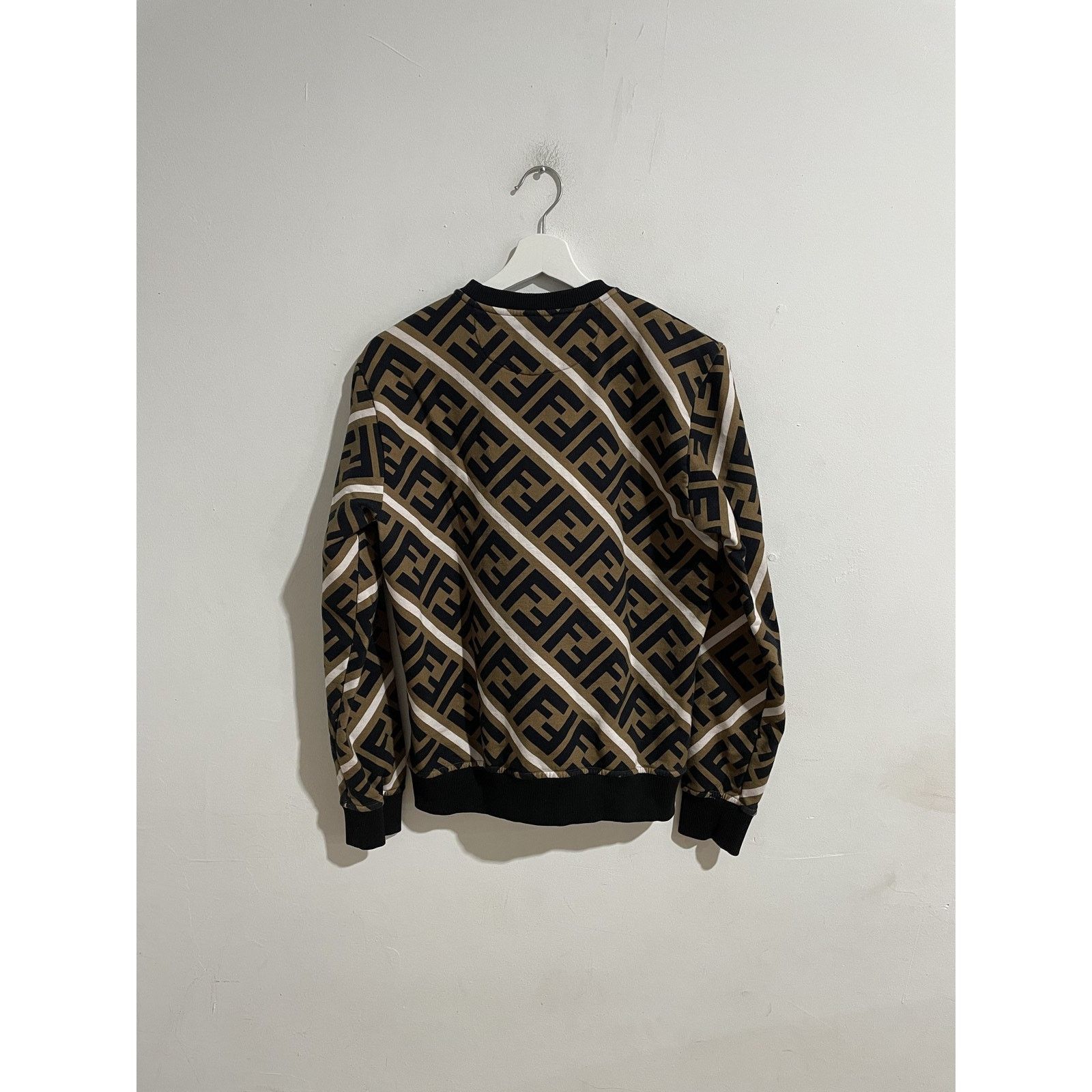 Fendi FENDI PRINTED CREWNECK PULLOVER SIZE MEDIUM PREOWNED Size US M / EU 48-50 / 2 - 2 Thumbnail