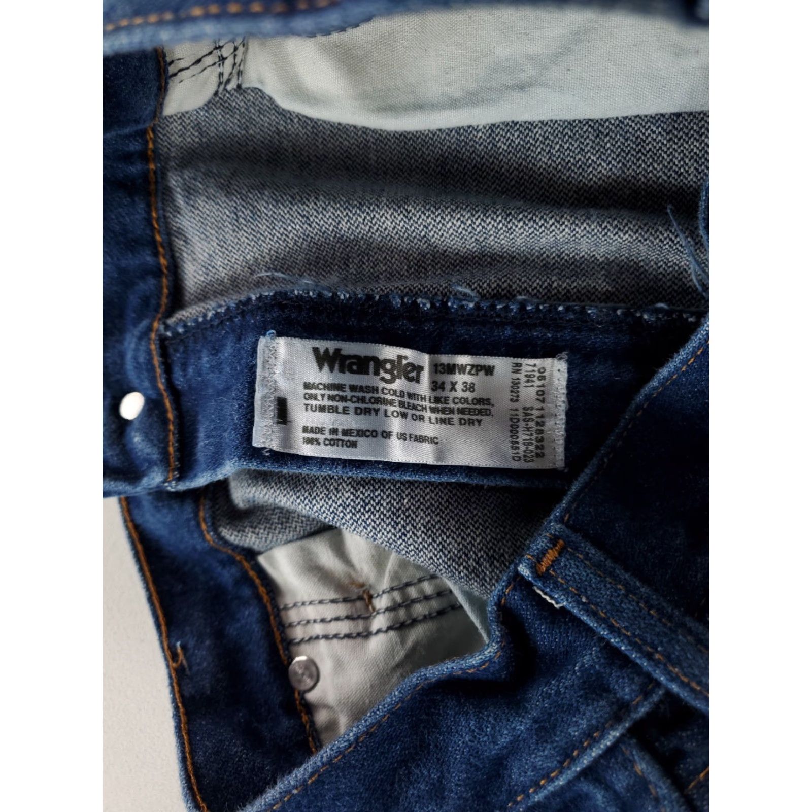 Wrangler VINTAGE Wrangler Jeans 13MWZPW Mens 34x38 34x37 Actual Blue Straight Jeans Mens 34x38 Blue Wrangler VTG Jeans Size US 34 / EU 50 - 3 Thumbnail