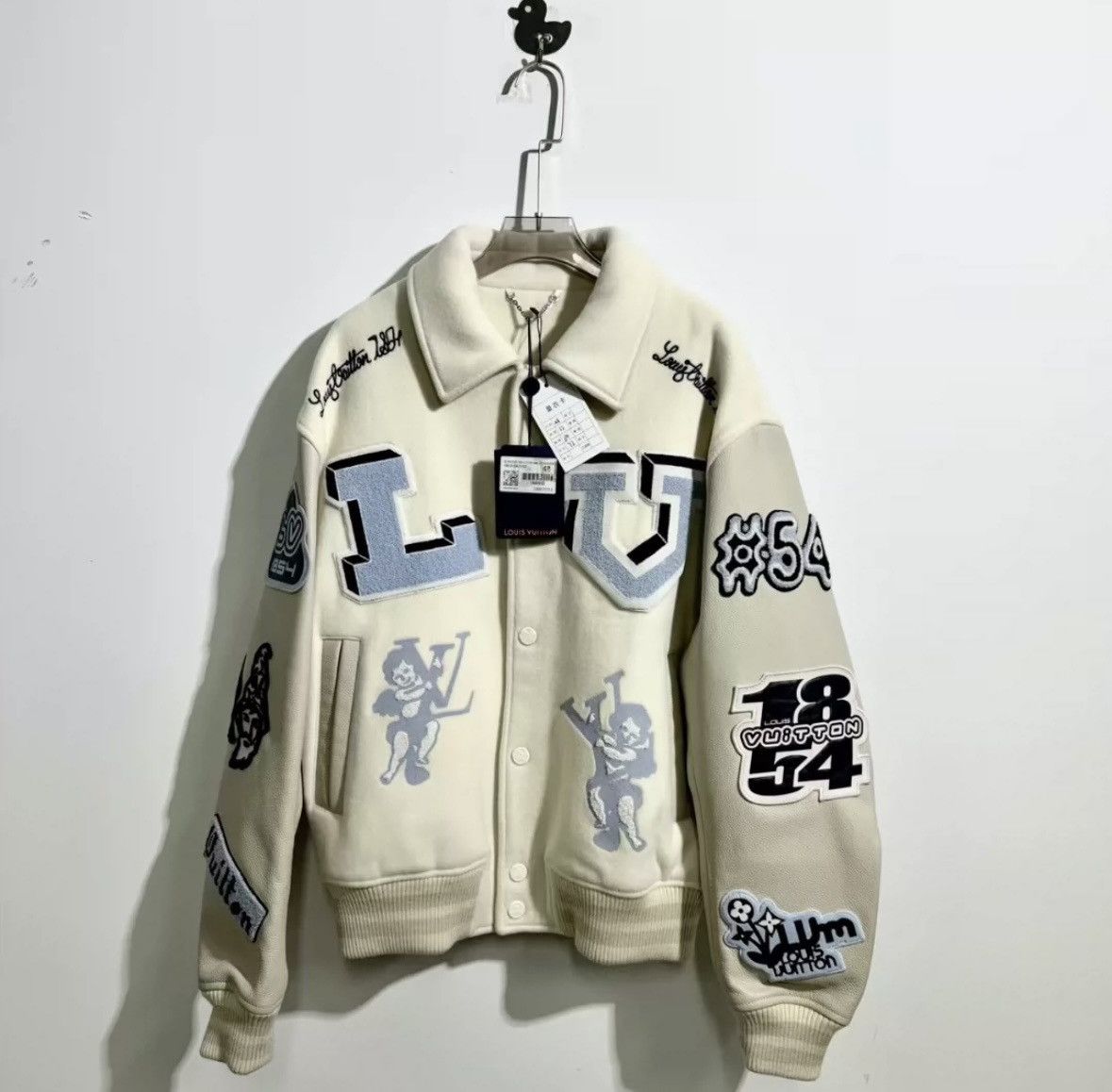 Louis Vuitton lv fw22 bugs bunny coat