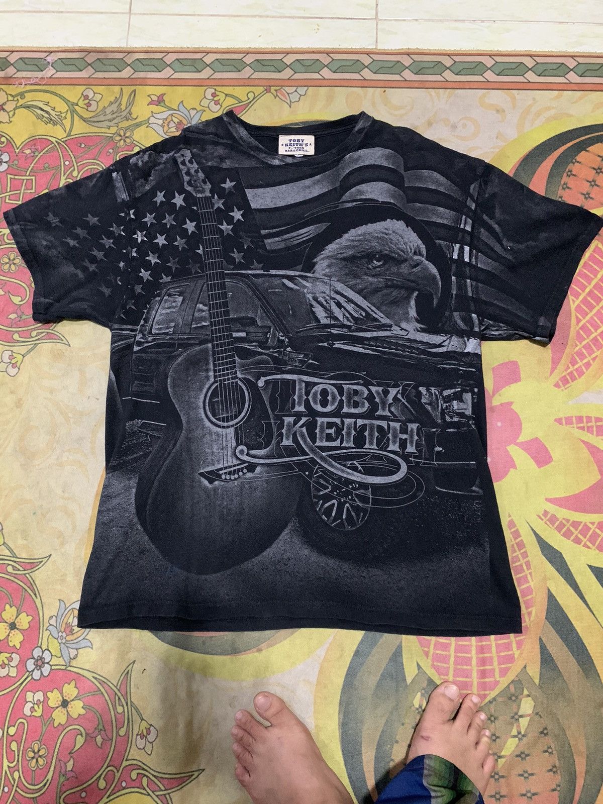 Band Tees Rare Vintage Toby Keith All Over Print Band Tshirt Size US XL / EU 56 / 4 - 6 Thumbnail