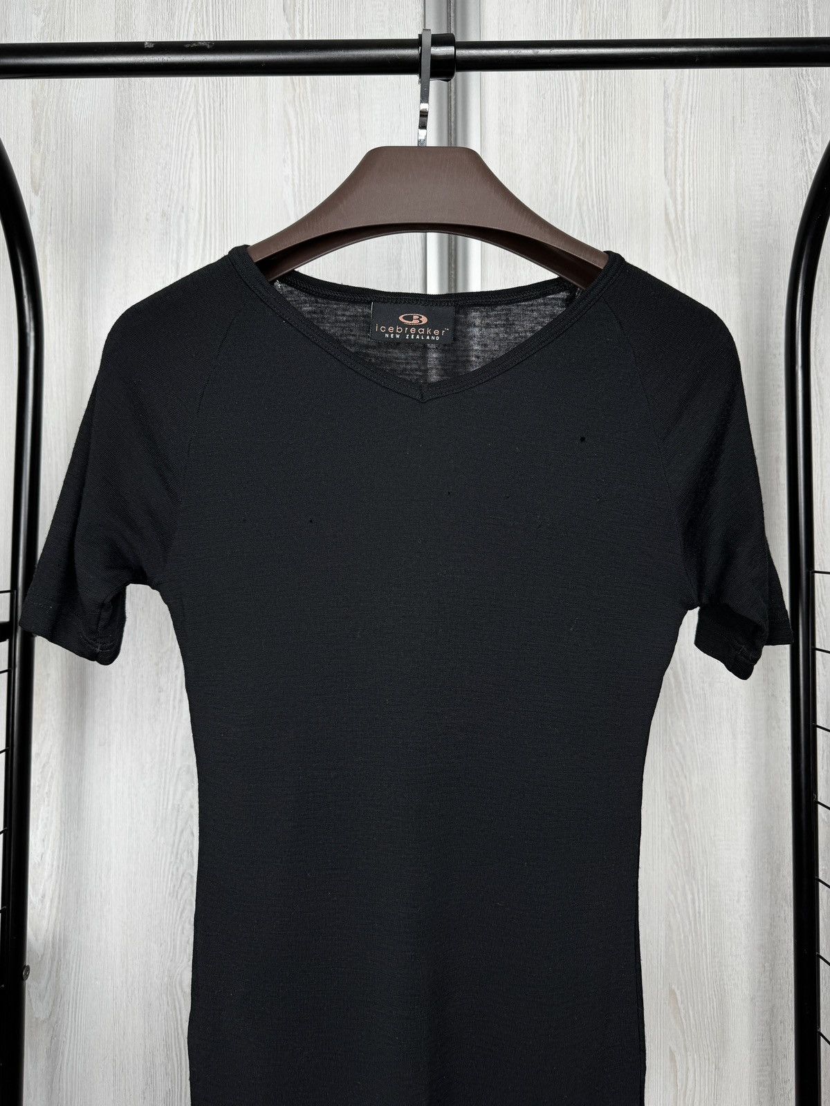 Icebreaker Icebreaker New Zealand Merino black basic tee shirt sz M Size US M / EU 48-50 / 2 - 3 Thumbnail