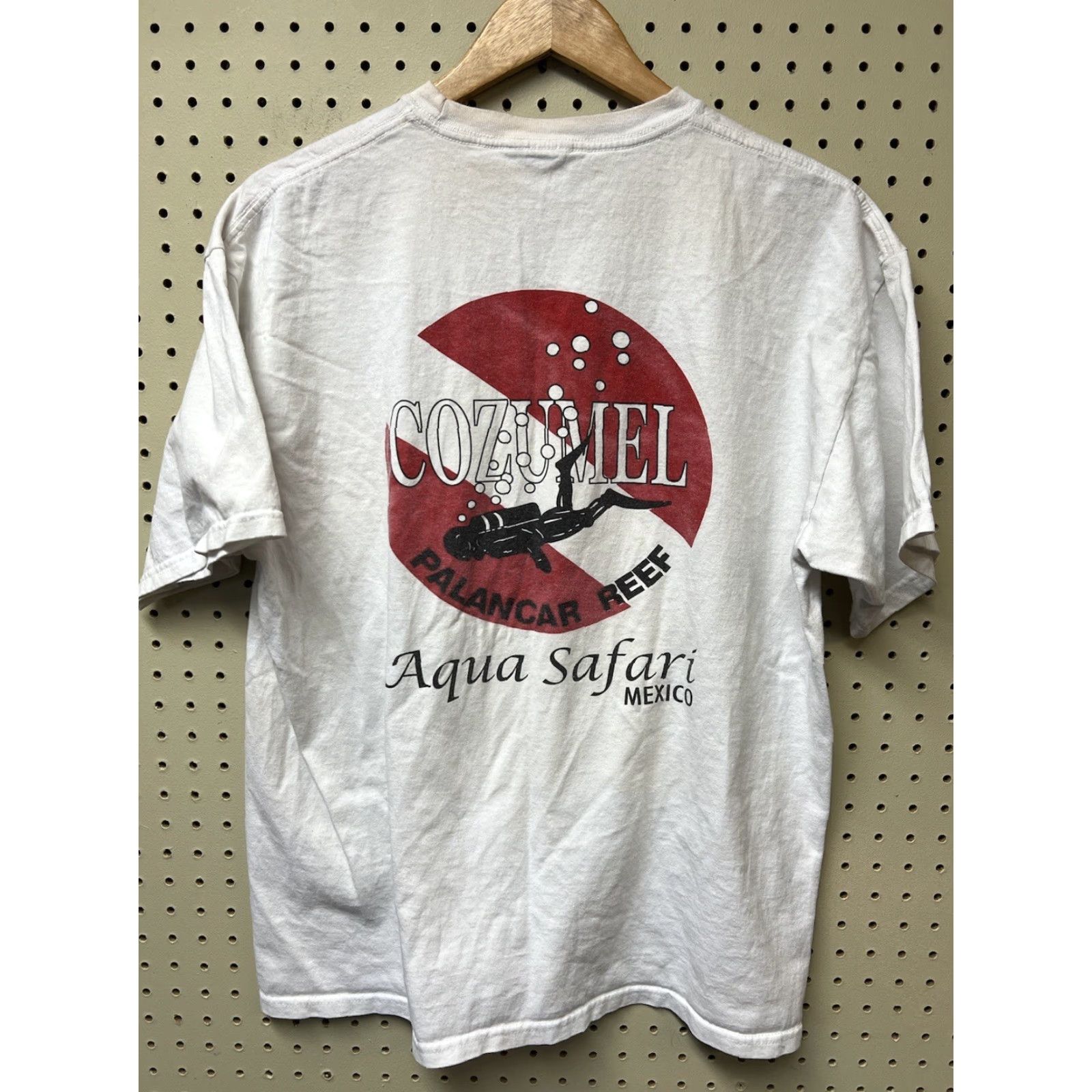 AQUA VINTAGE Yazbek T-Shirt Short Sleeve XL White Cotton Men Aqua Safari Palace Reef Cozumel Mexico Size US XL / EU 56 / 4 - 2 Thumbnail